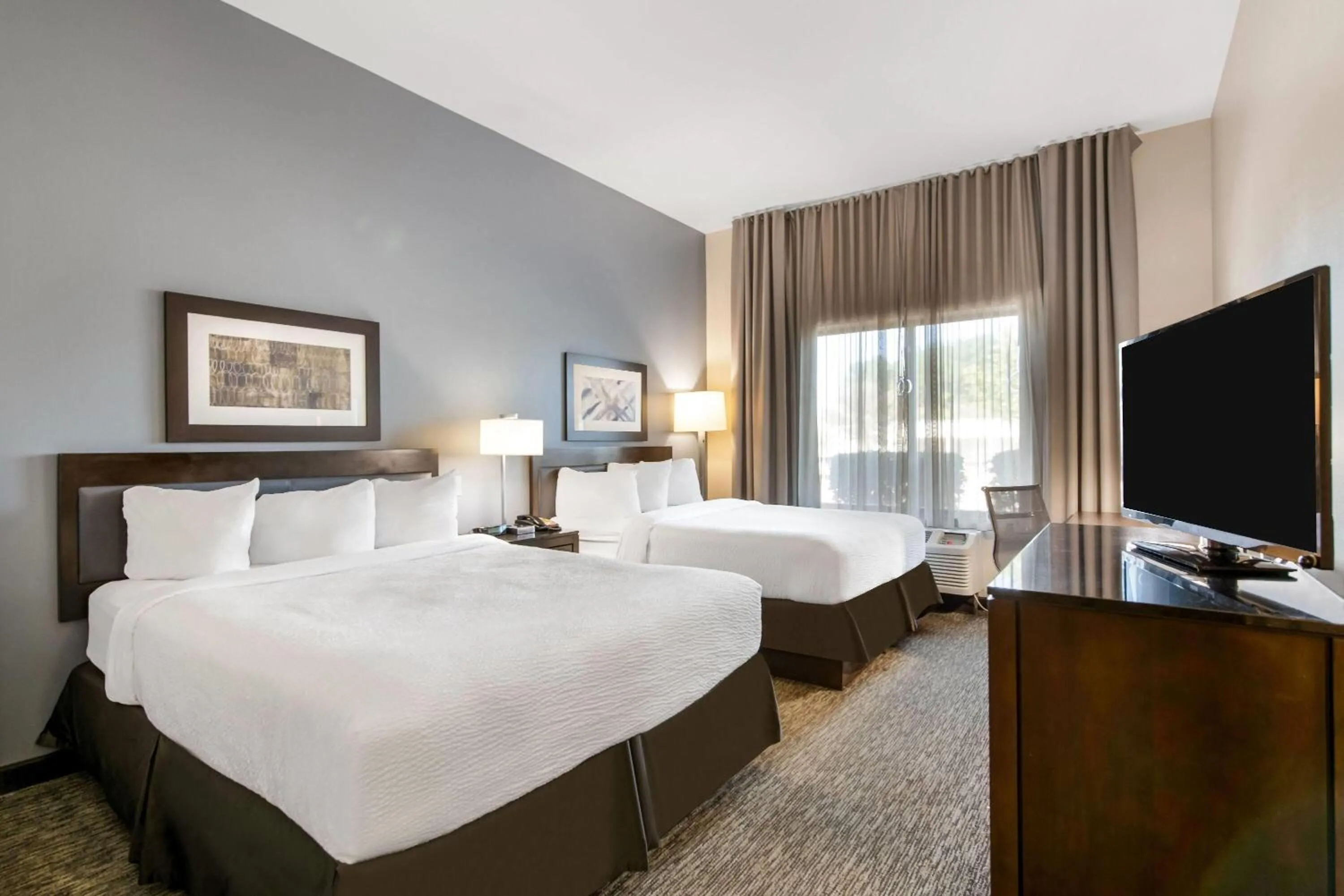 Bed in Wingate Slidell New Orleans