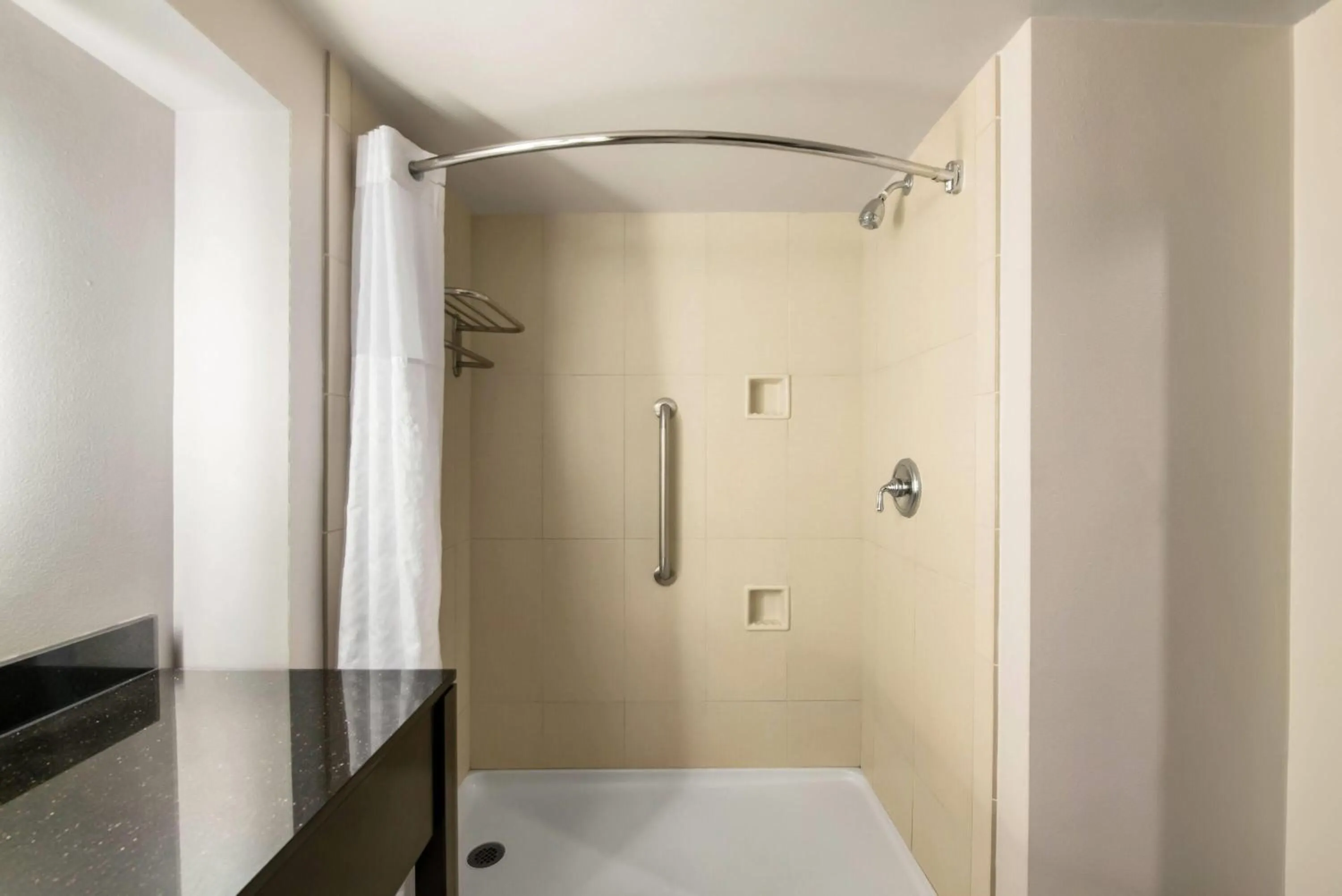 Bathroom in Wingate Slidell New Orleans