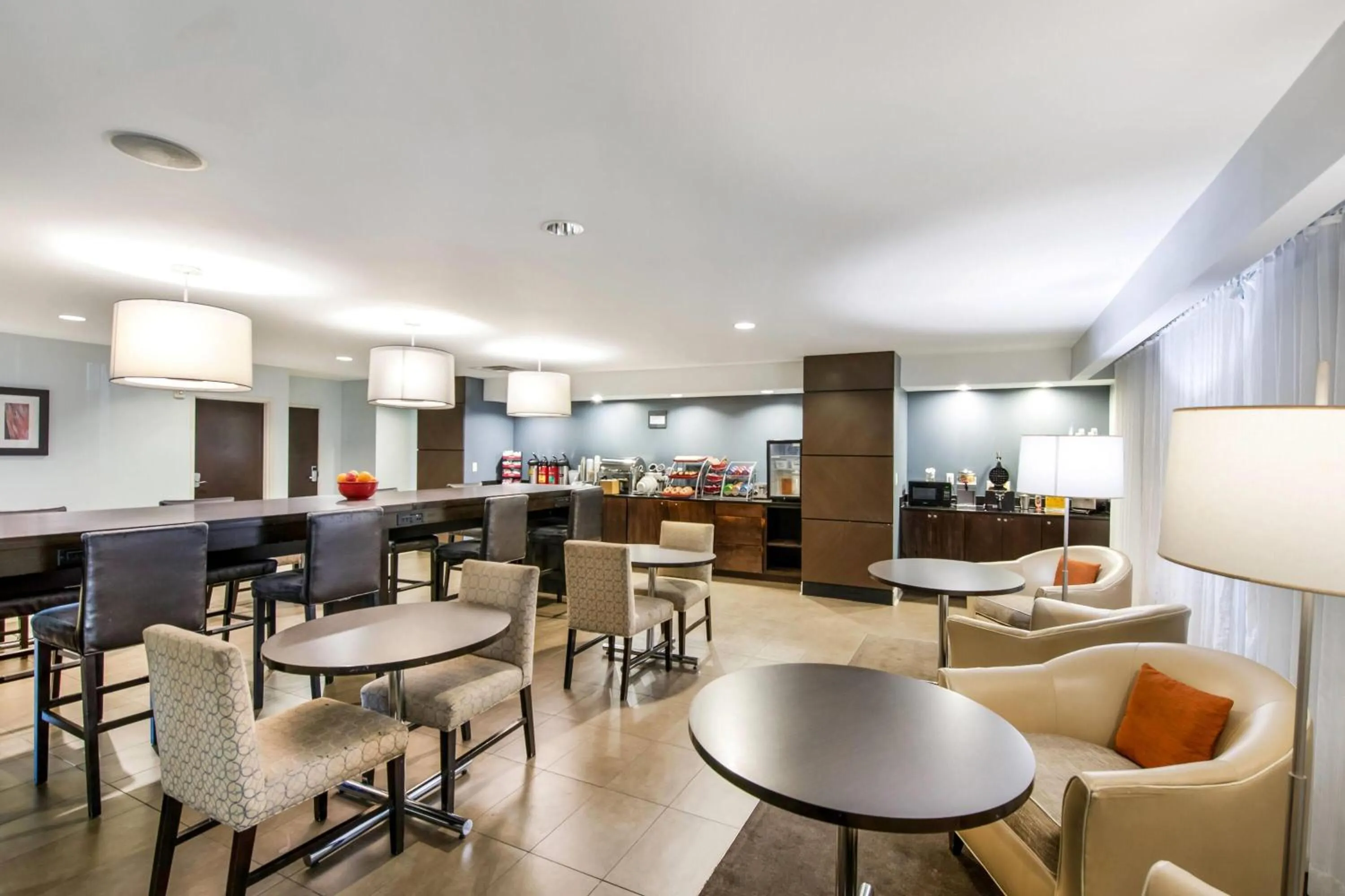 Restaurant/places to eat in Wingate Slidell New Orleans