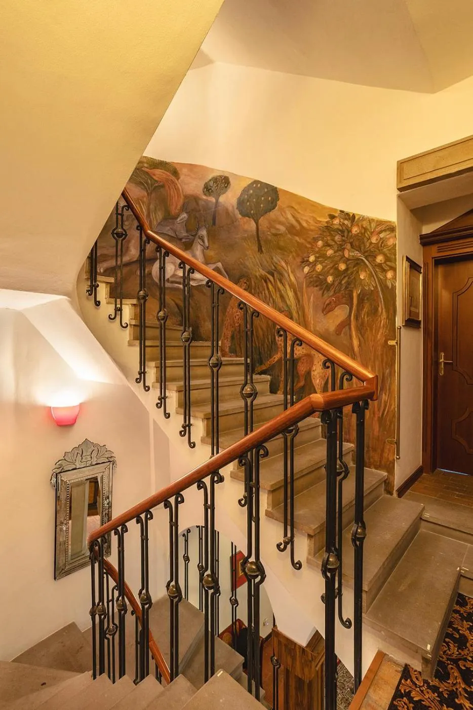 Decorative detail in Royal Ricc