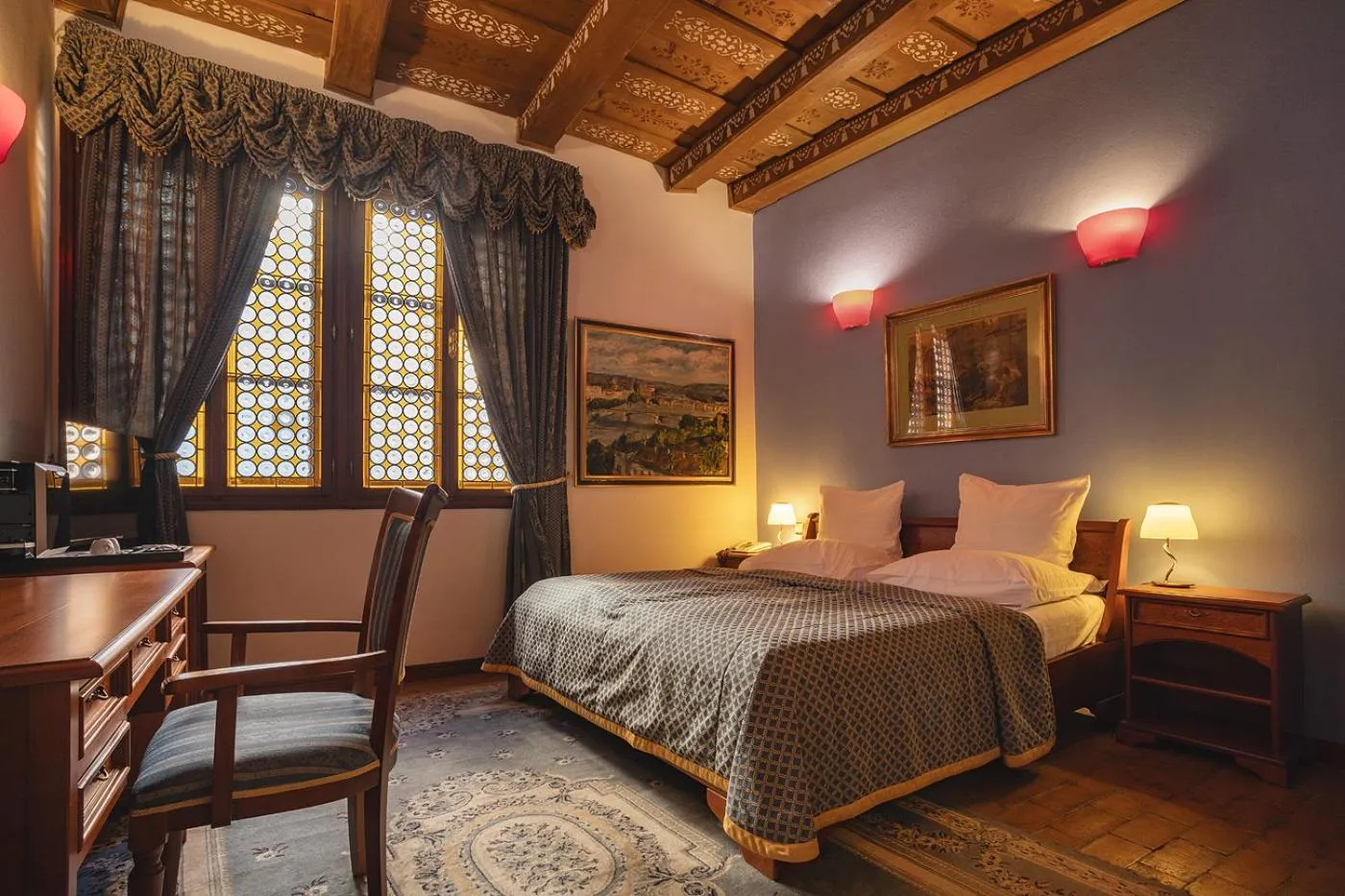 Bedroom, Bed in Royal Ricc