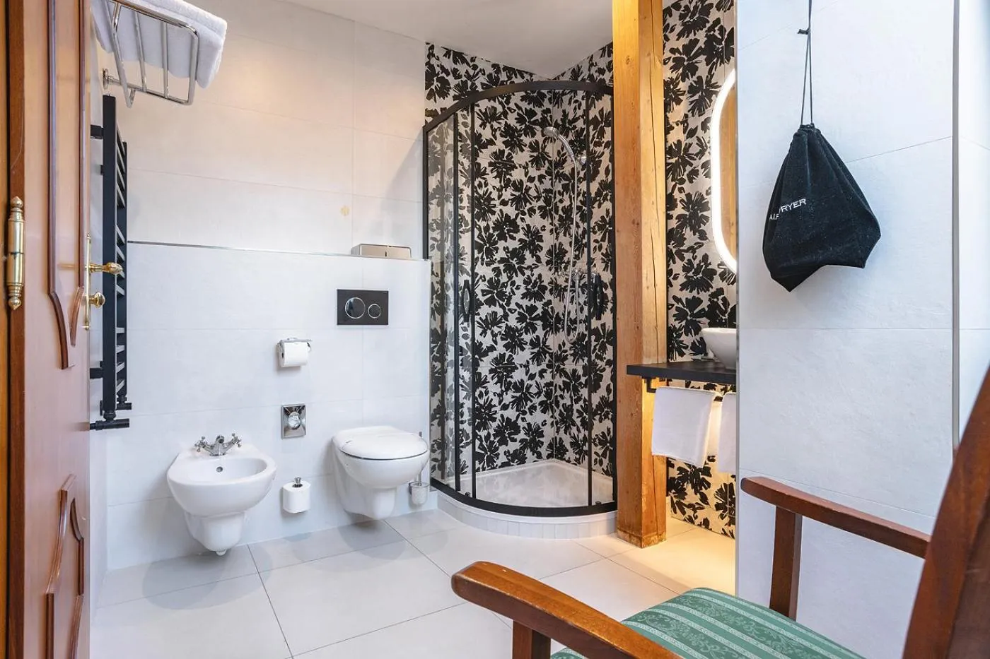 Shower in Royal Ricc