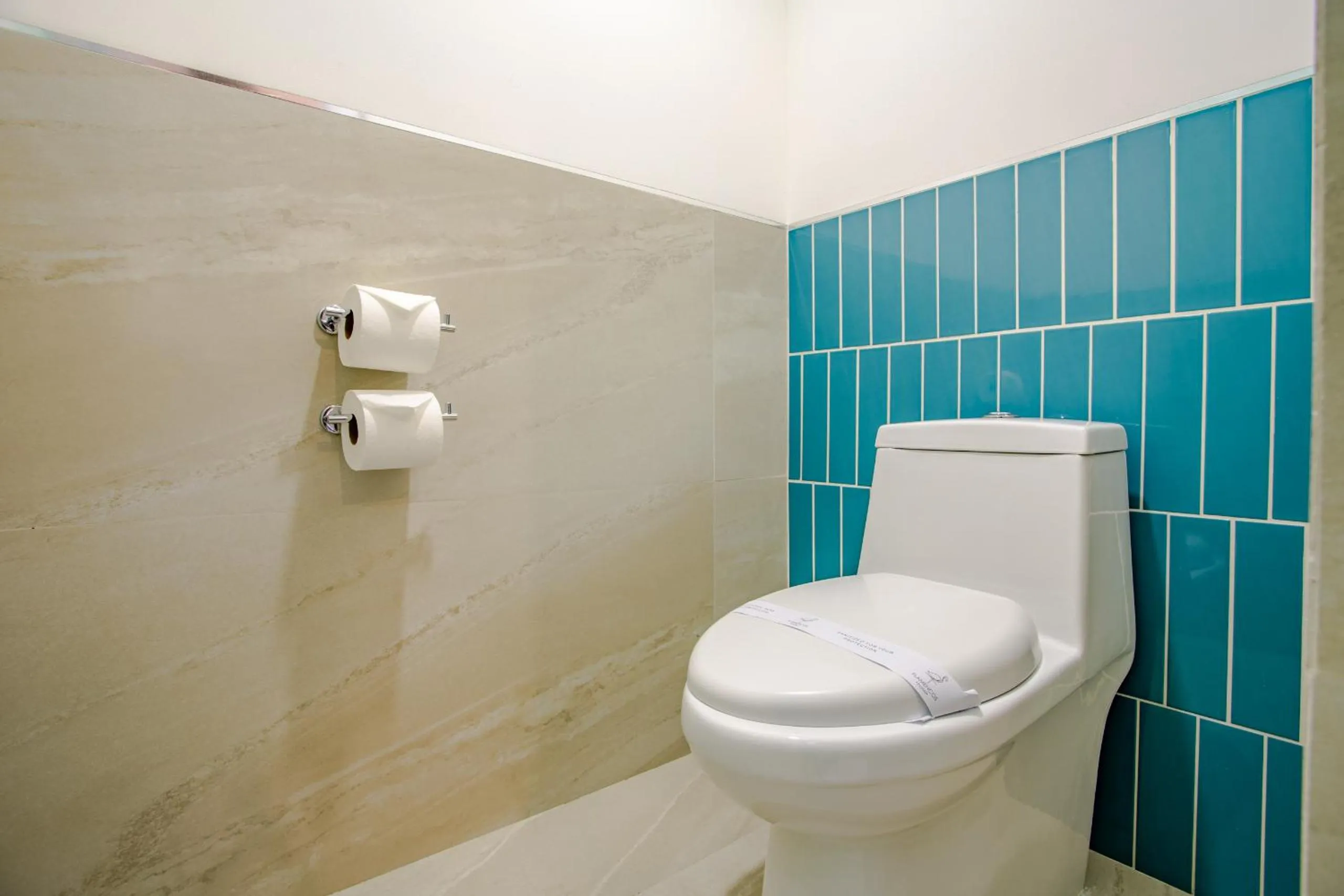 Toilet in Hotel Flamencos Centro Histórico