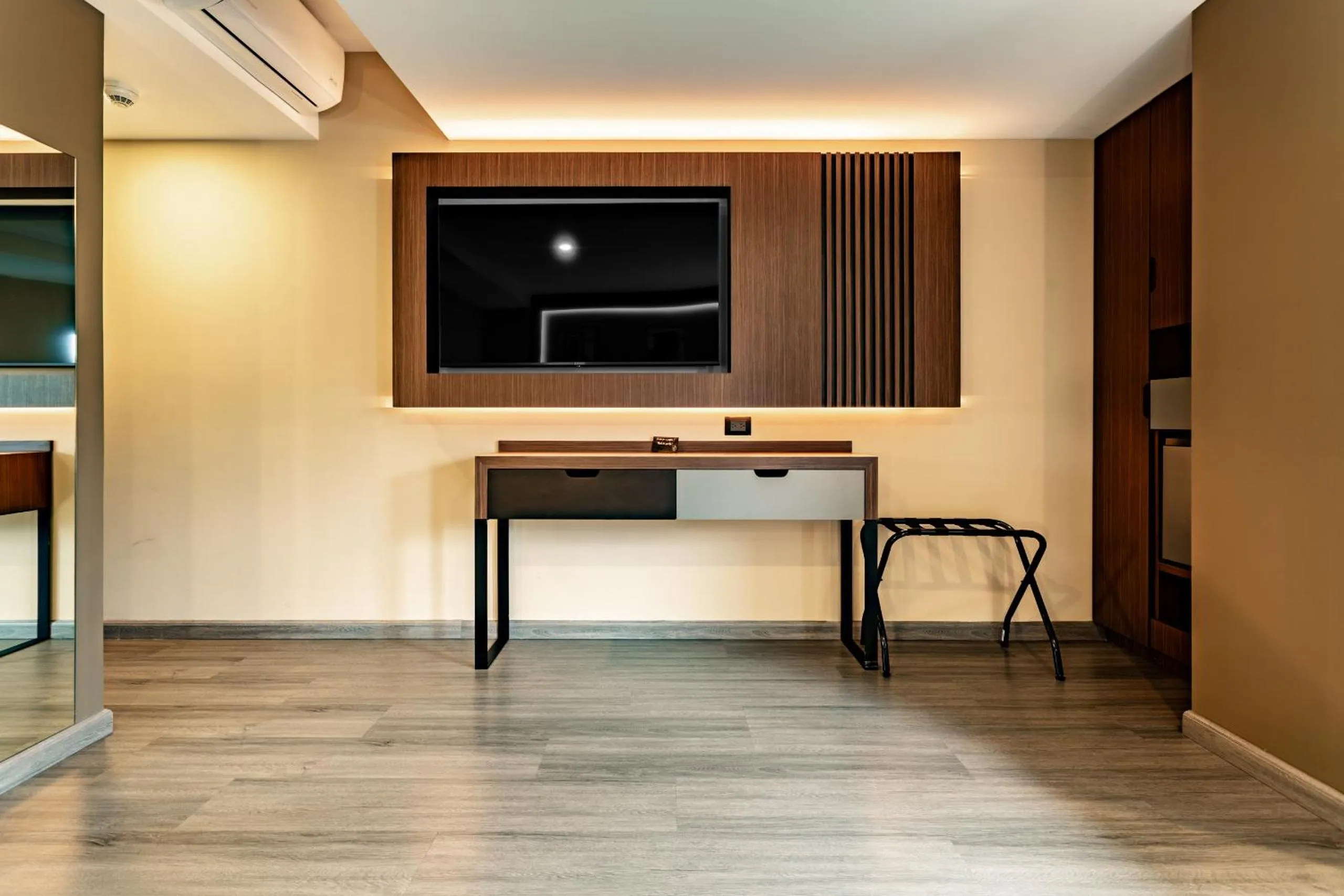 TV and multimedia in Hotel Flamencos Centro Histórico