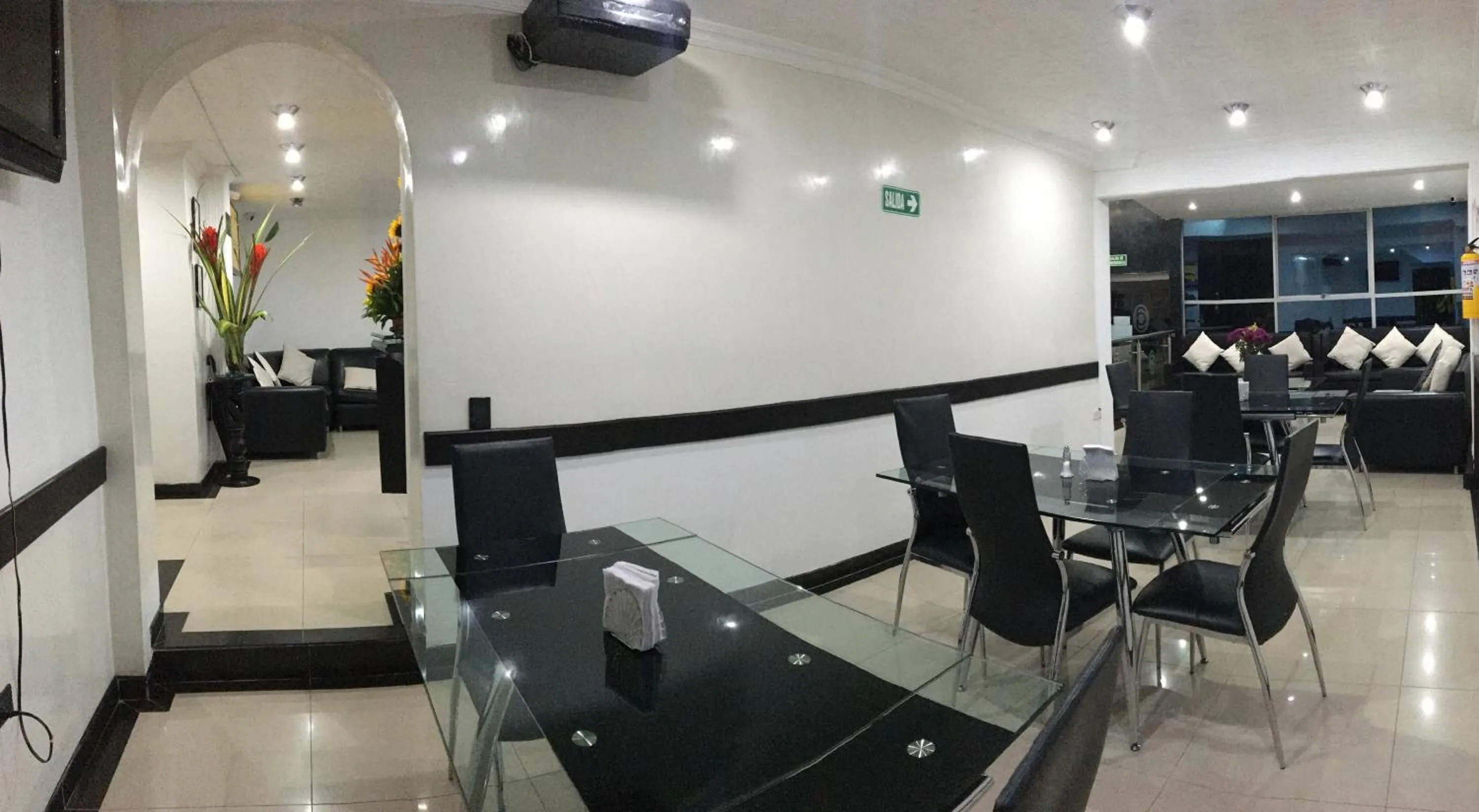 Living room in Hotel Ejecutivo Embajada