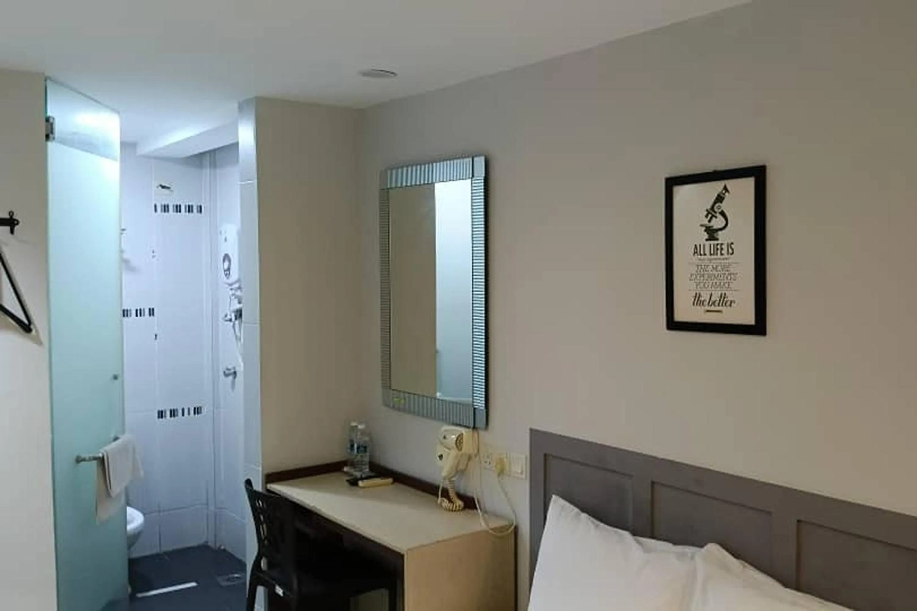 Photo of the whole room, Bed in Mars Hotel