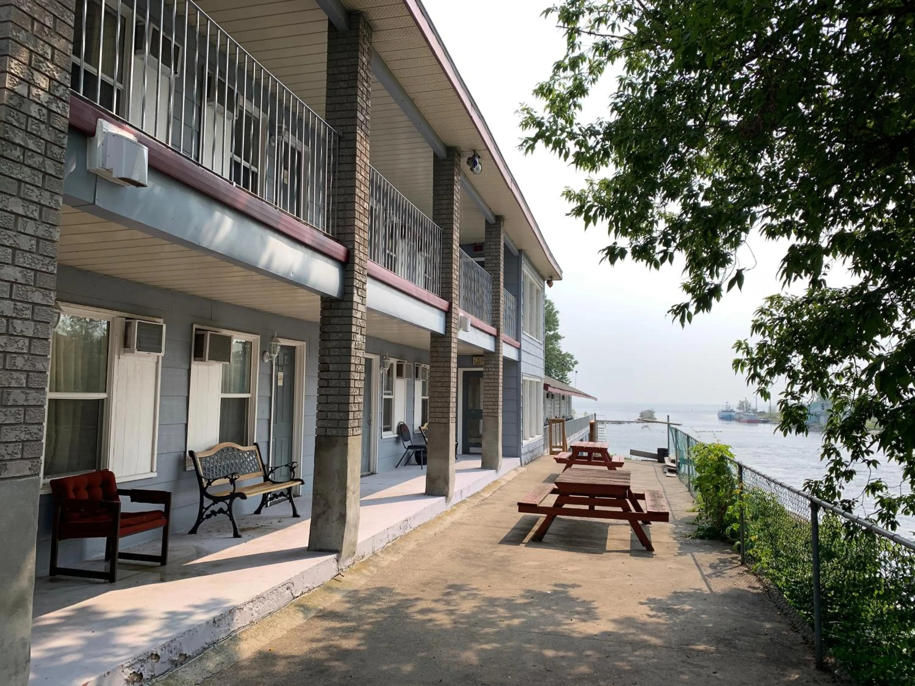 Balcony/Terrace in Old Mill Motel