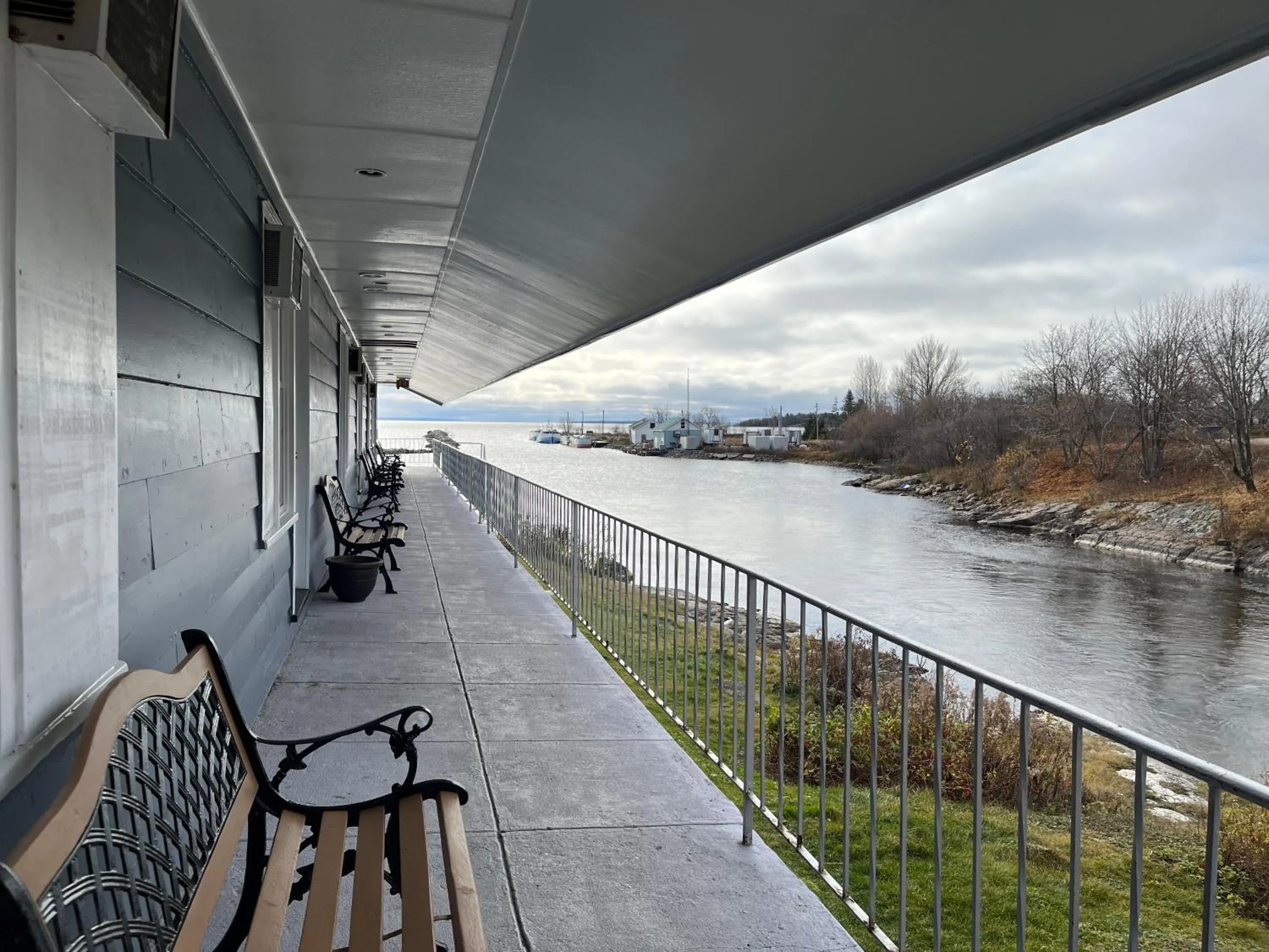 Balcony/Terrace in Old Mill Motel