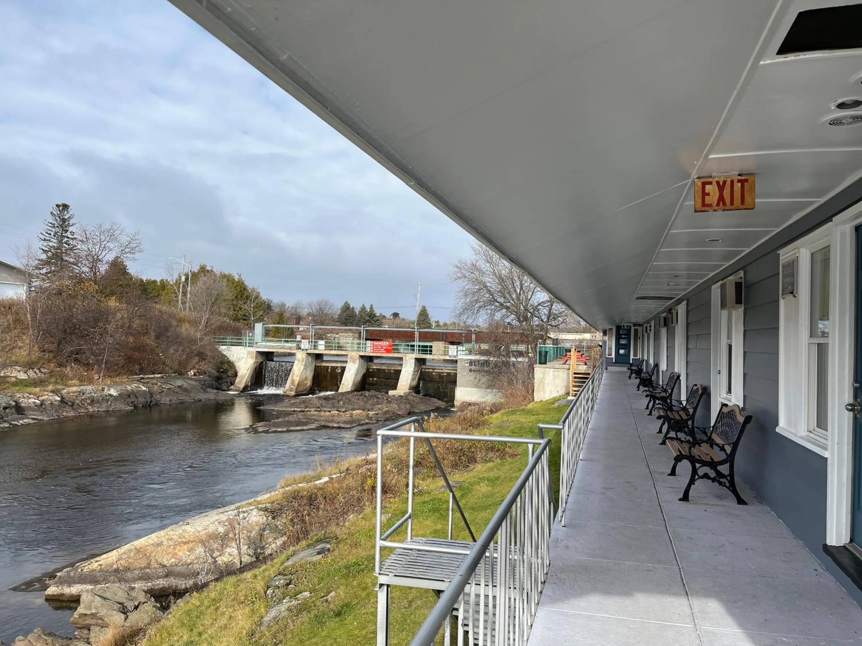 Balcony/Terrace in Old Mill Motel