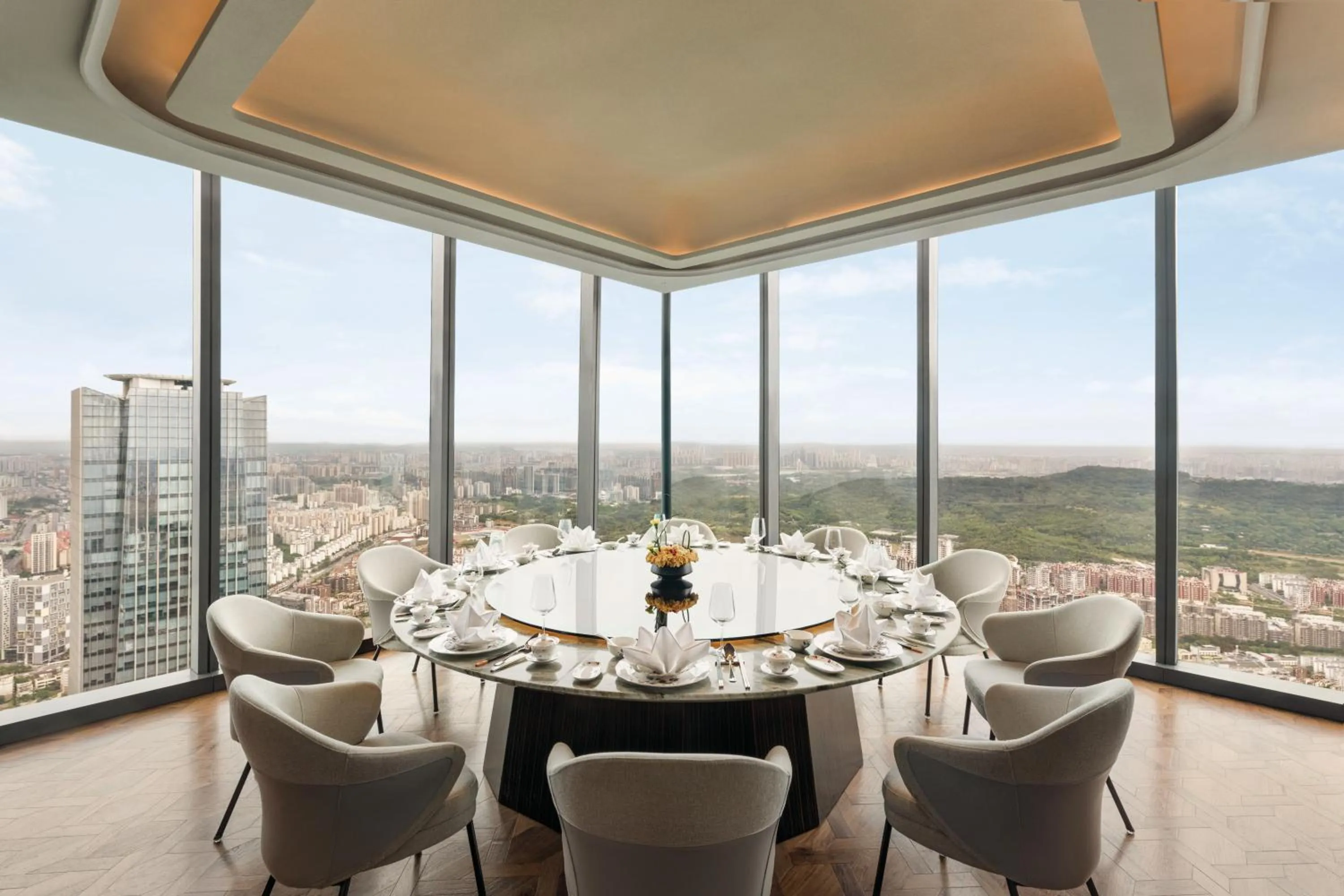 Restaurant/places to eat in Shangri-La Nanning - The tallest hotel worldwide in Shangri-La Group