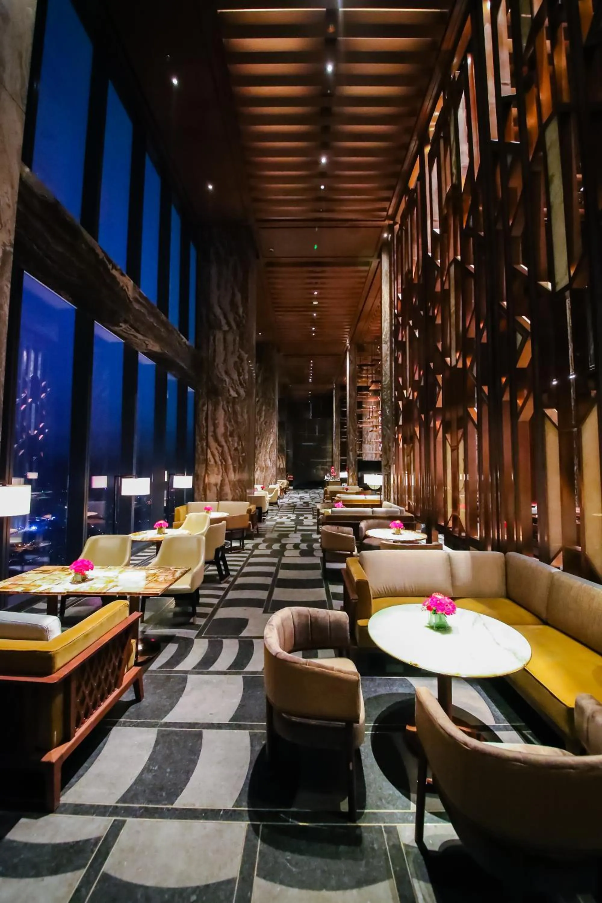 Restaurant/places to eat in Shangri-La Nanning - The tallest hotel worldwide in Shangri-La Group
