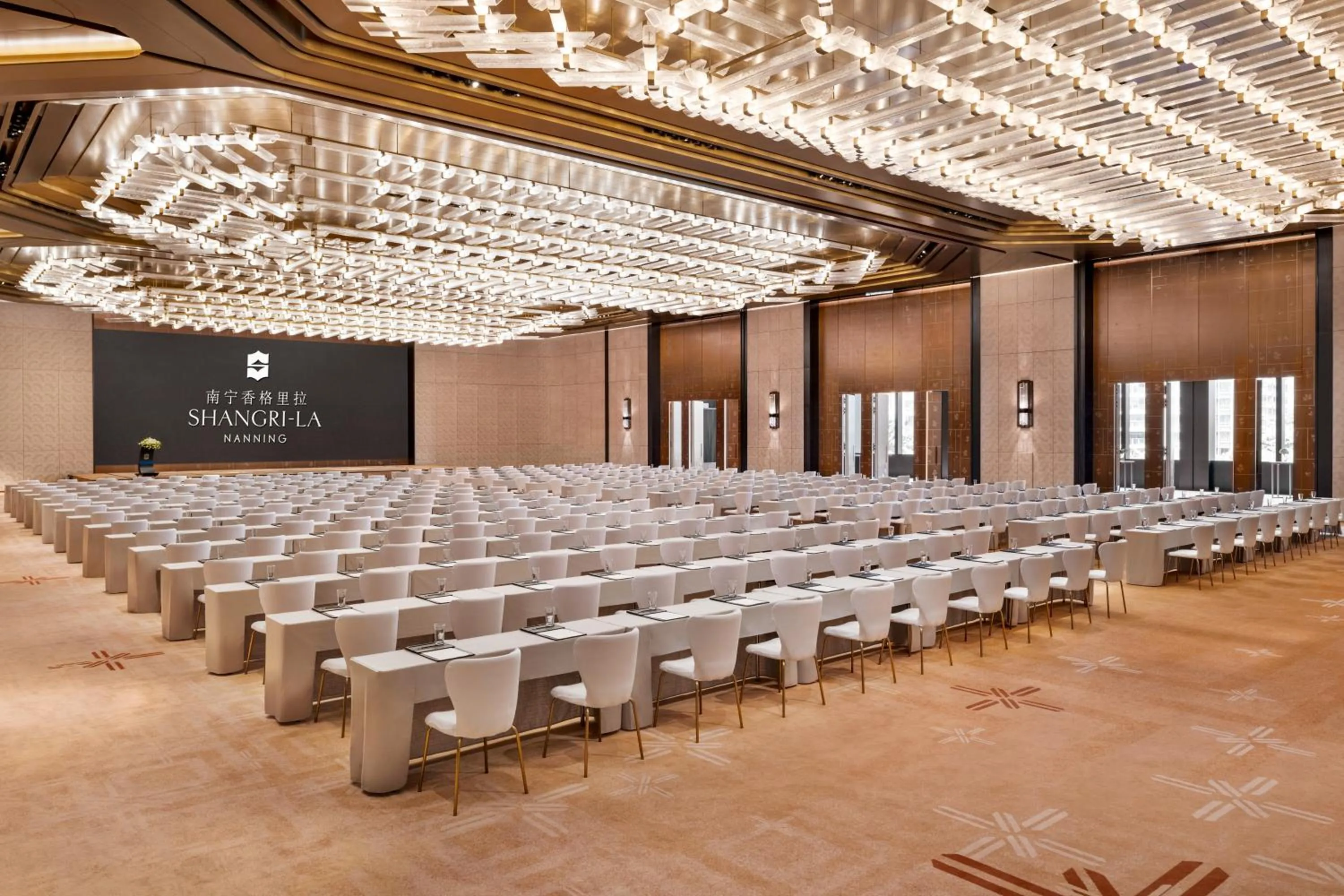 Meeting/conference room in Shangri-La Nanning - The tallest hotel worldwide in Shangri-La Group