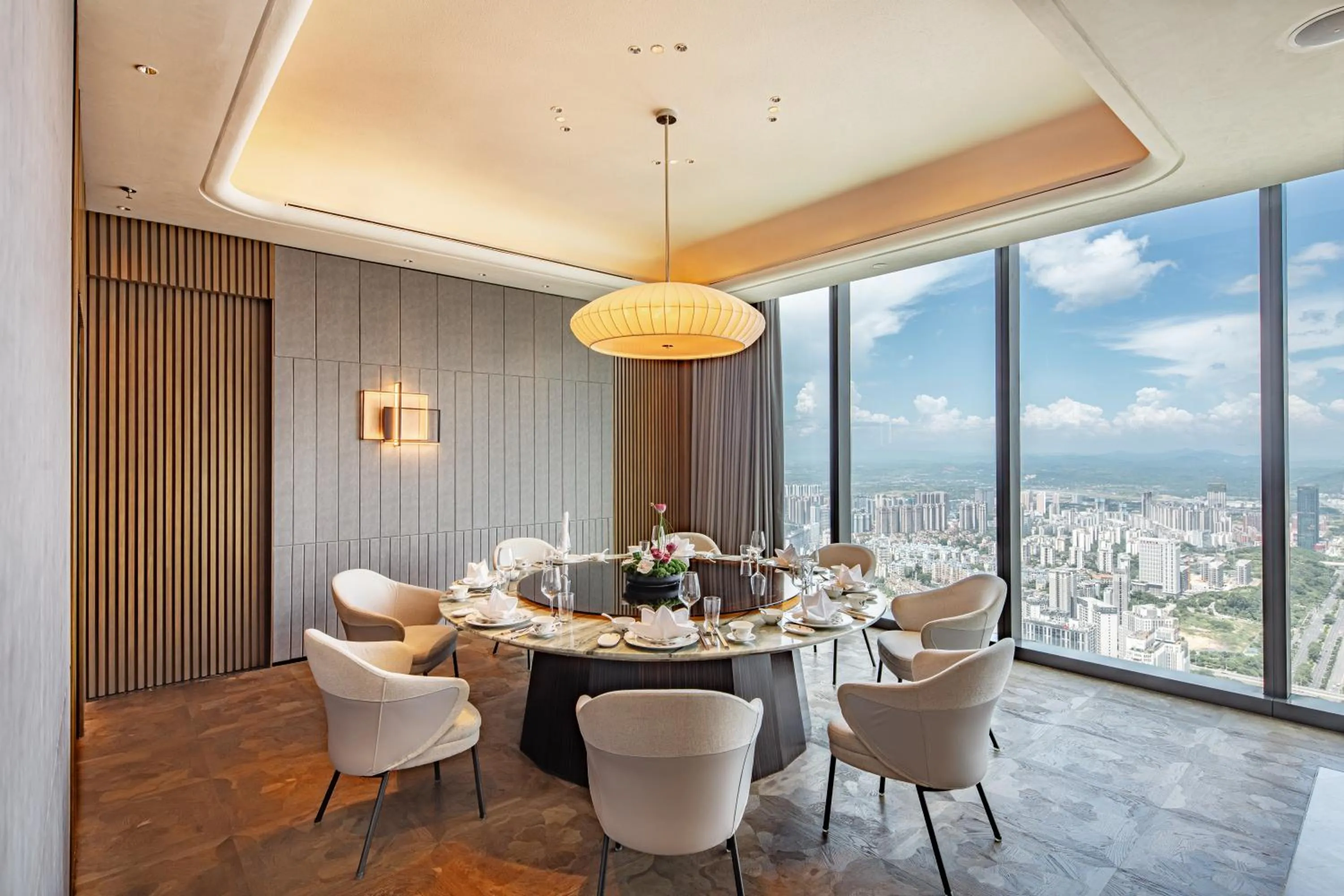 Restaurant/places to eat in Shangri-La Nanning - The tallest hotel worldwide in Shangri-La Group