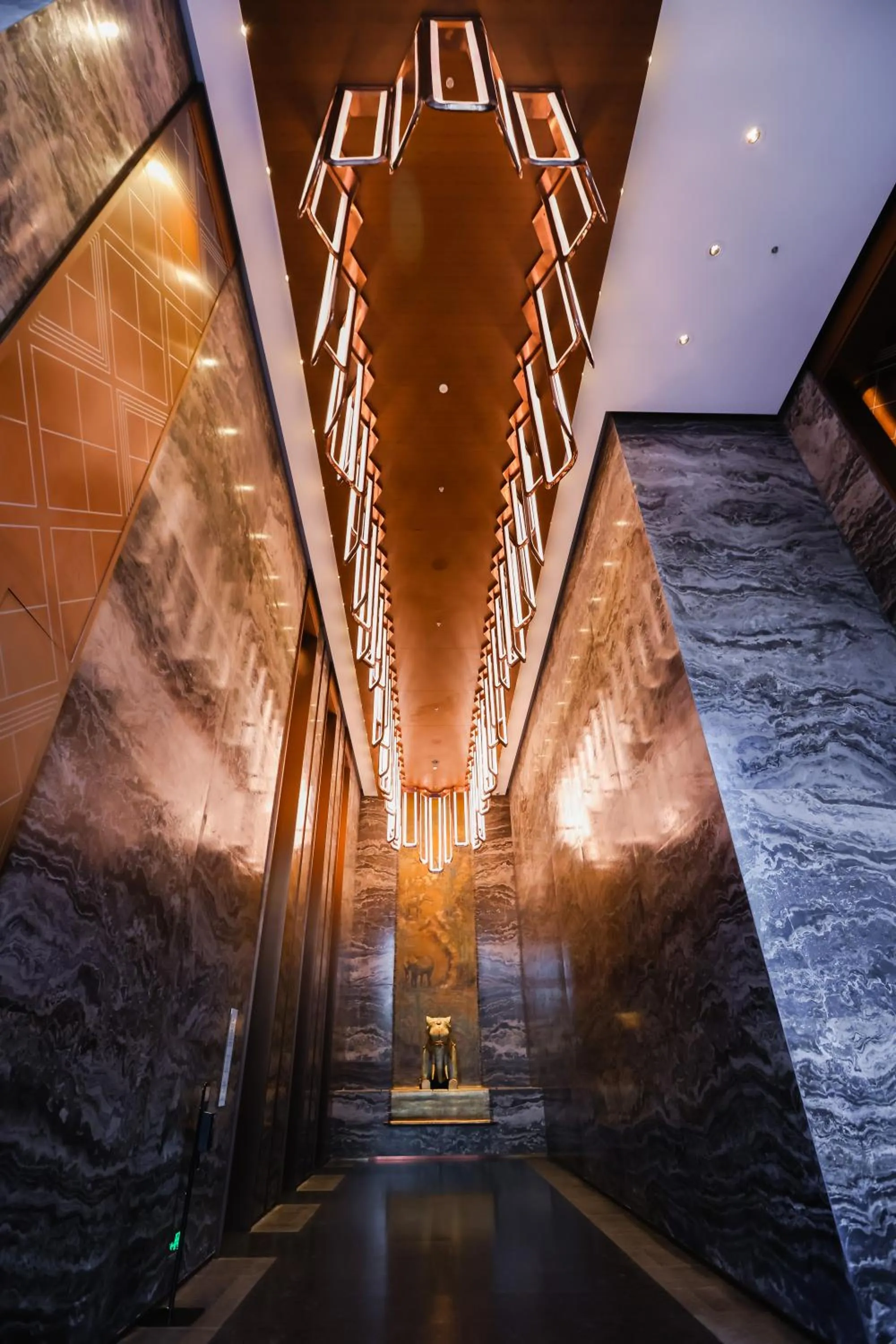 Lobby or reception in Shangri-La Nanning - The tallest hotel worldwide in Shangri-La Group