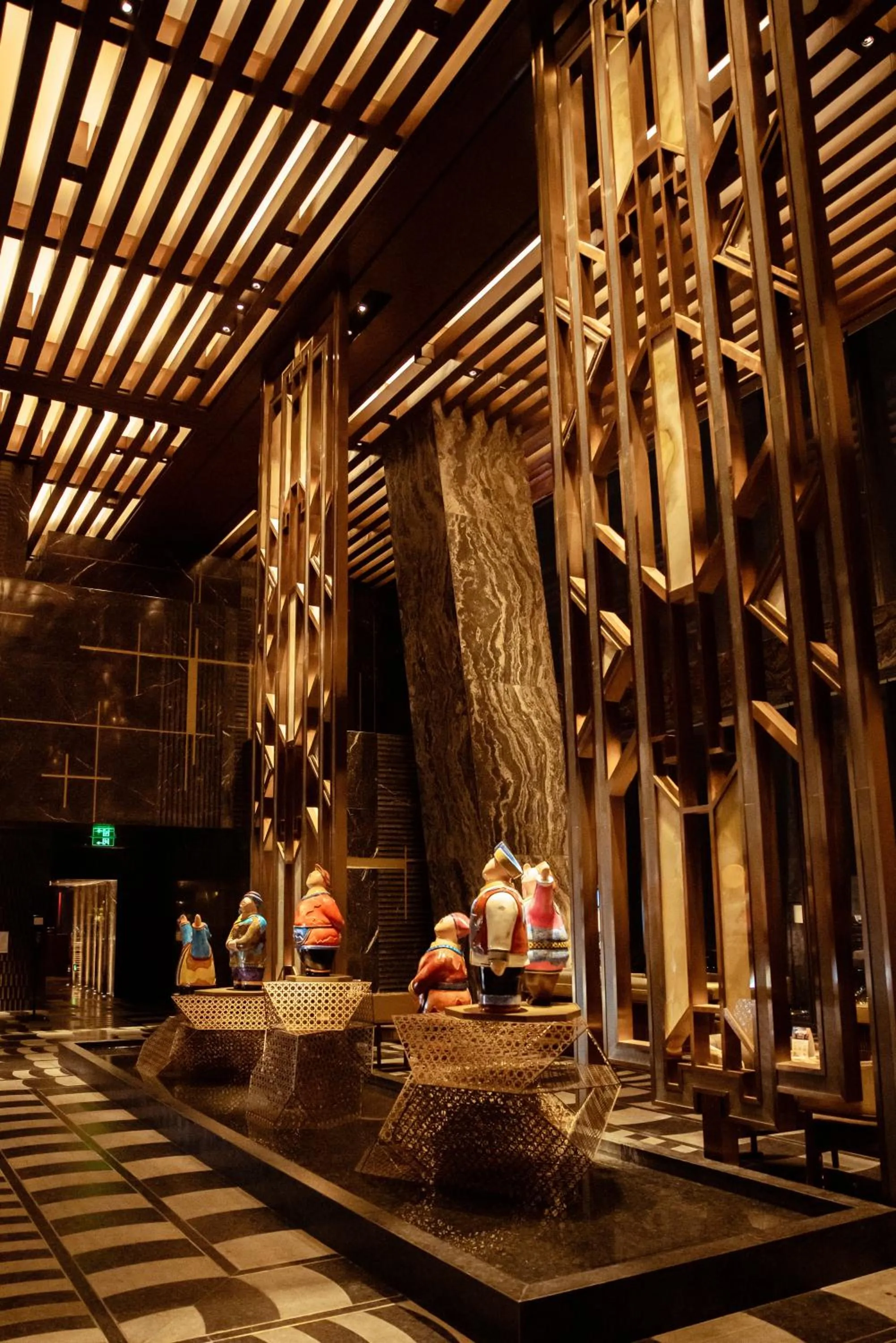 Lobby or reception in Shangri-La Nanning - The tallest hotel worldwide in Shangri-La Group