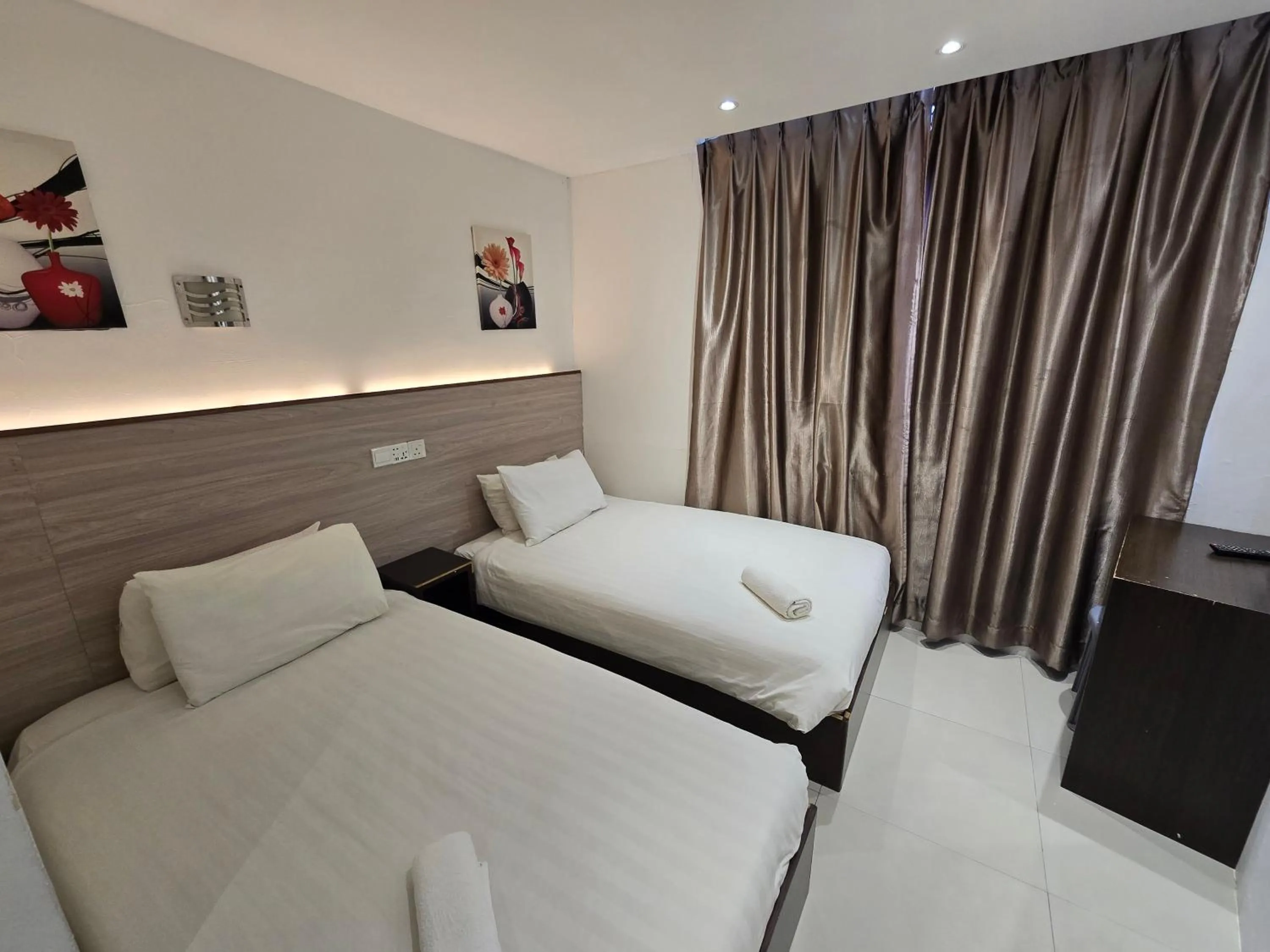 Bed in One Point Hotel