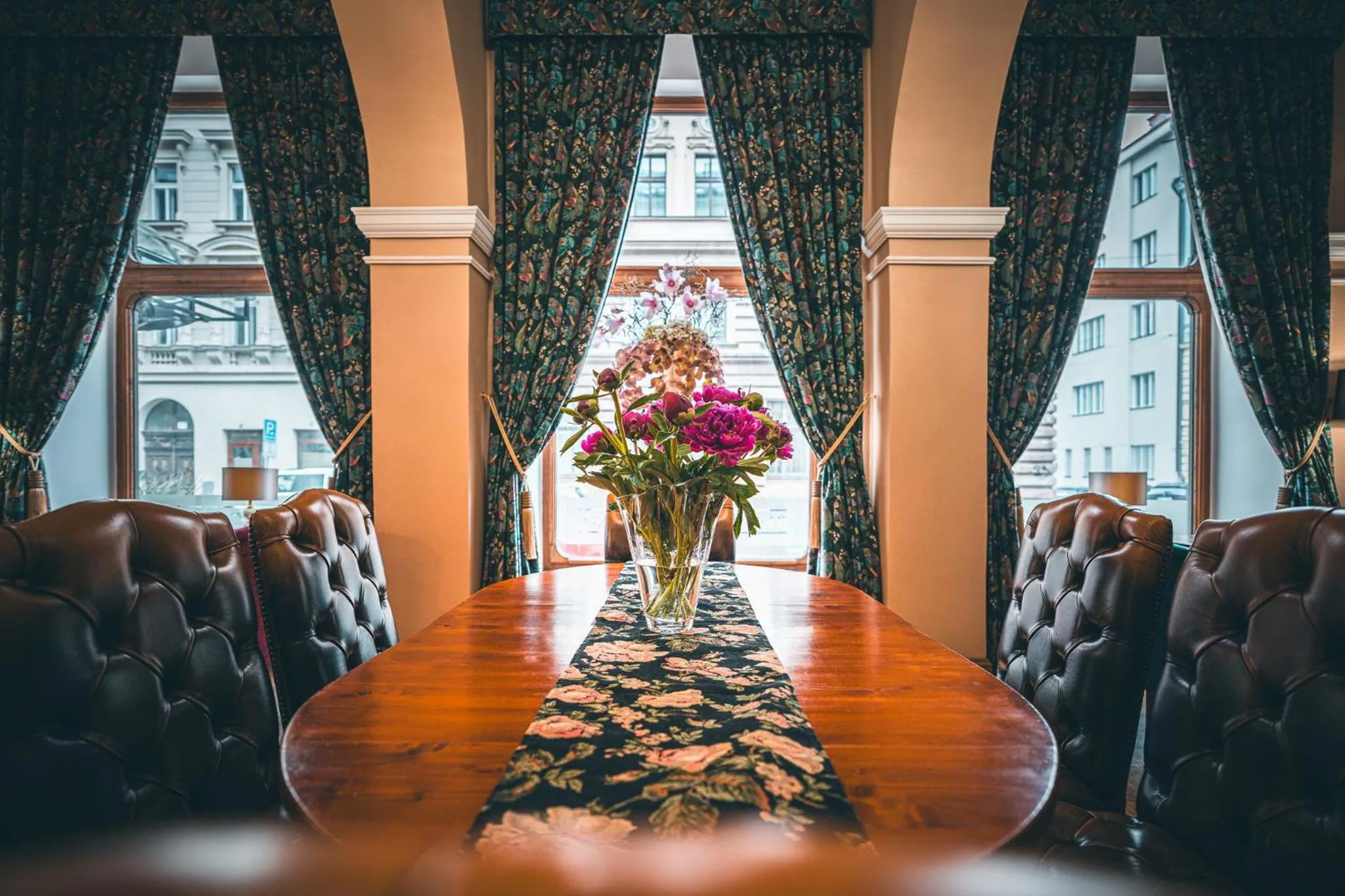 Library in Hotel Julian