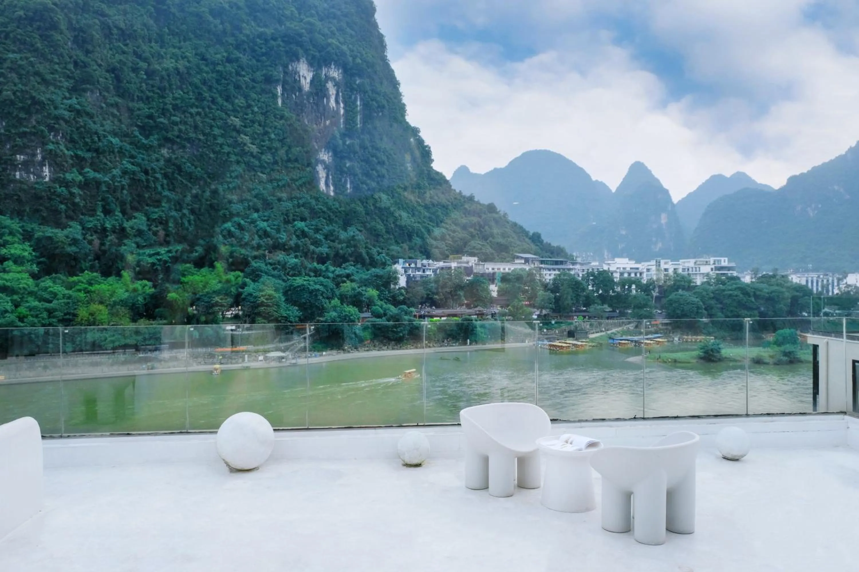 Mountain view in Ruoli Yangshuo