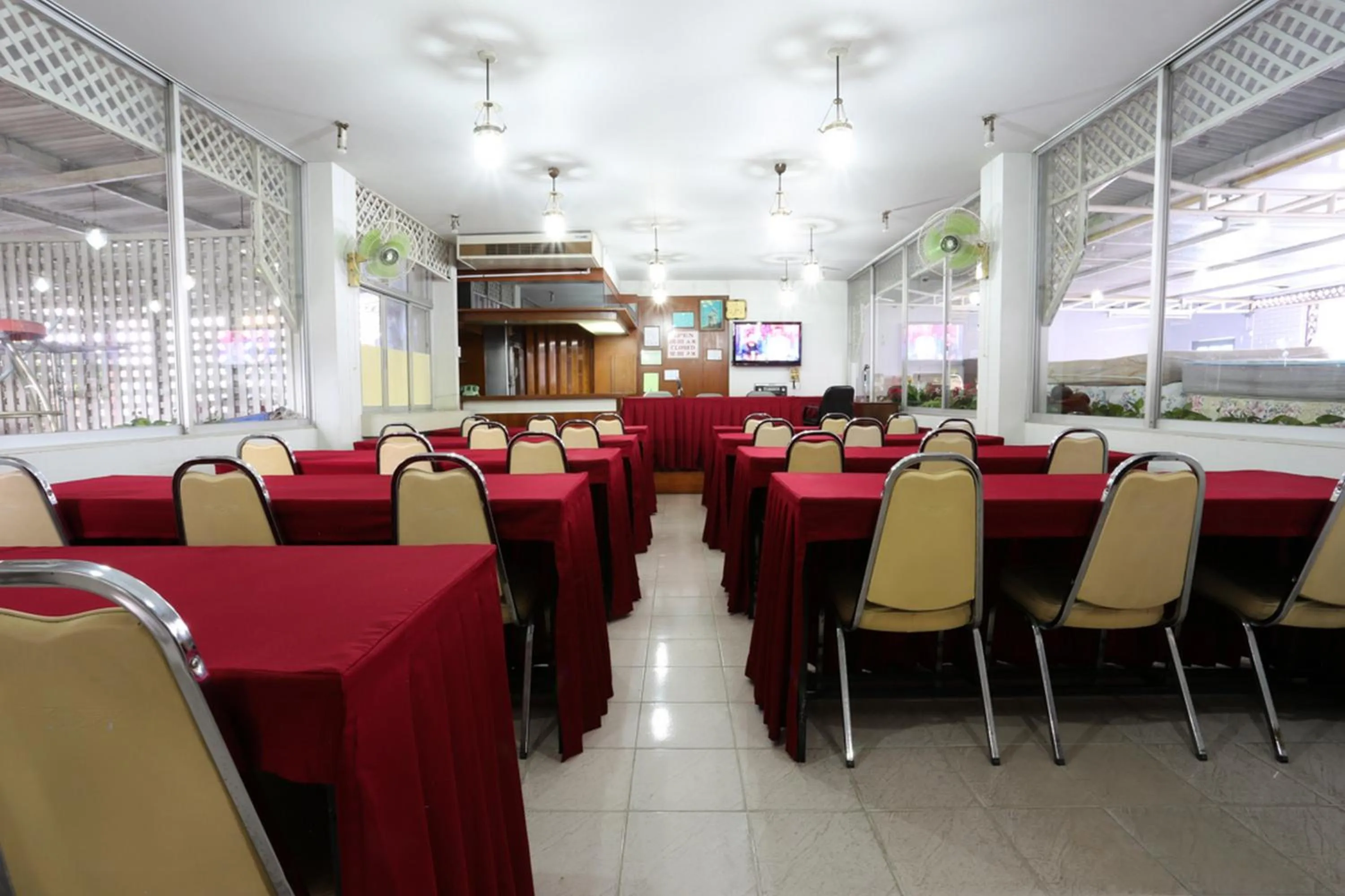 Day in Chomdoi House Hotel