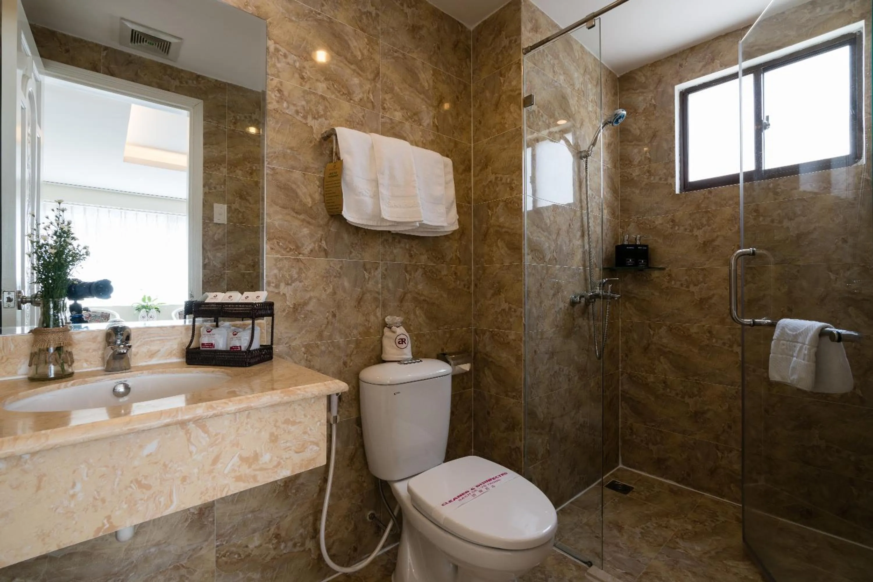 Bathroom in Asian Ruby Center Point Hotel & Spa