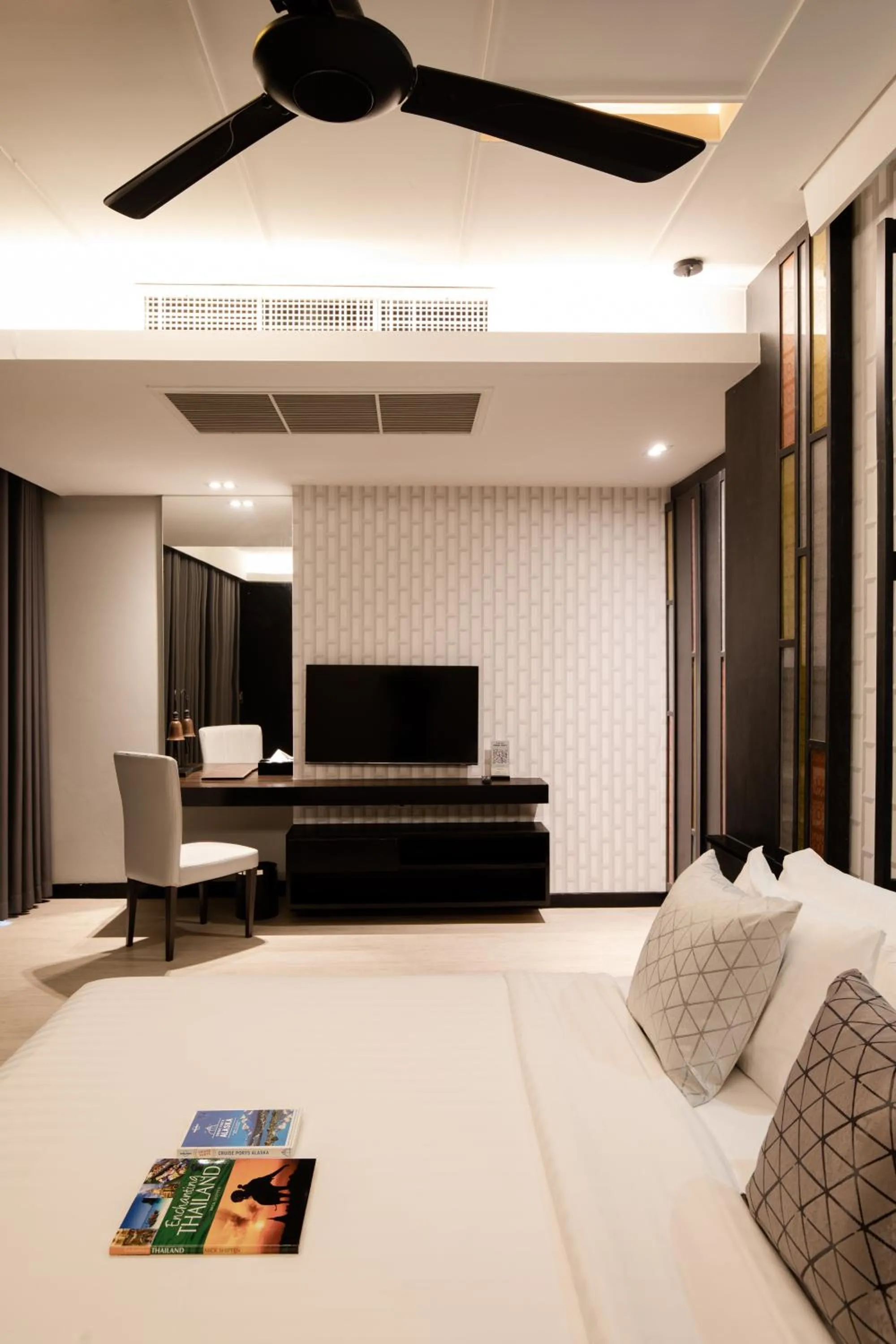 Bed in De Chai Oriental Nimman - SHA Plus