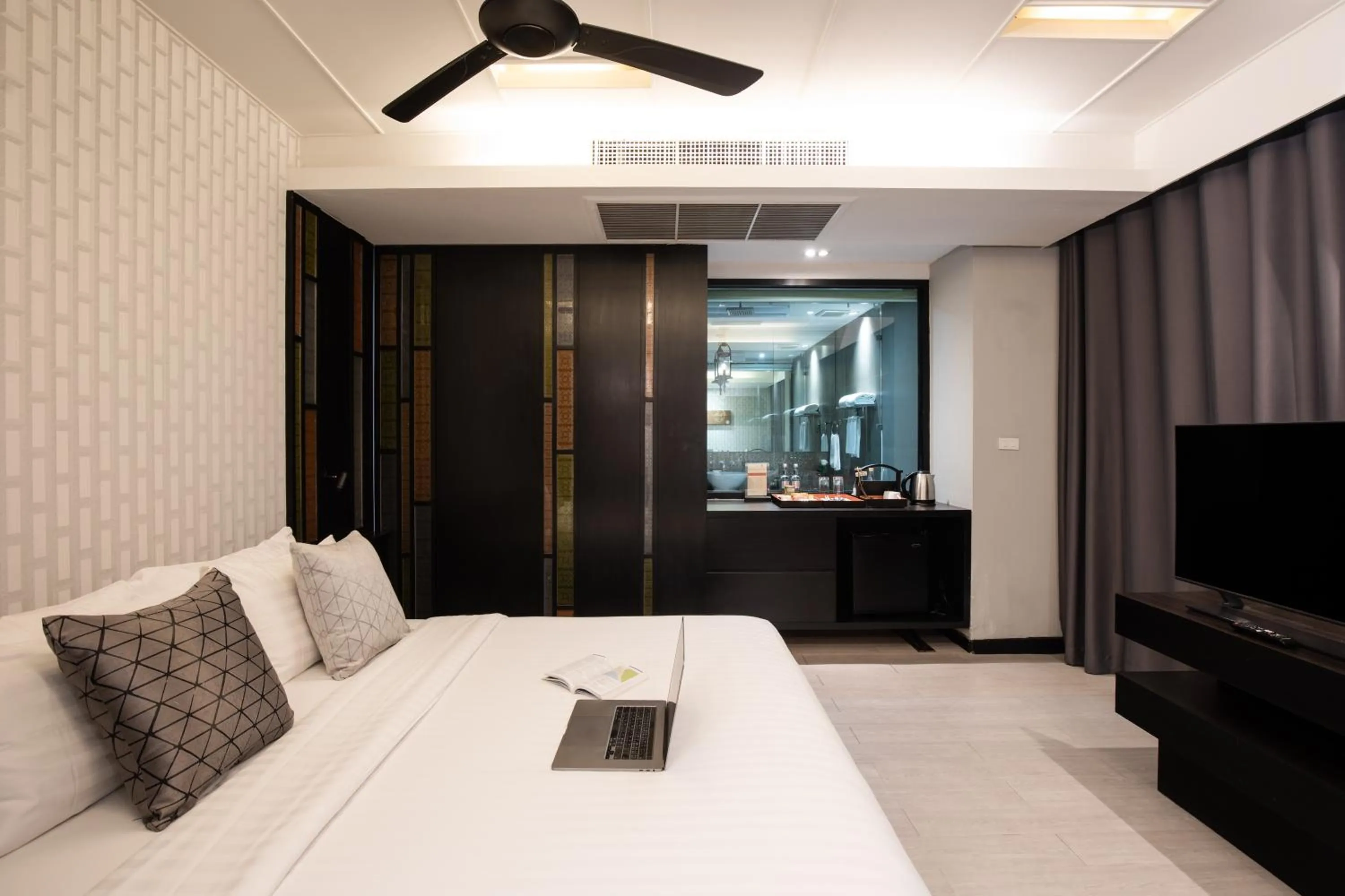 Bed in De Chai Oriental Nimman - SHA Plus