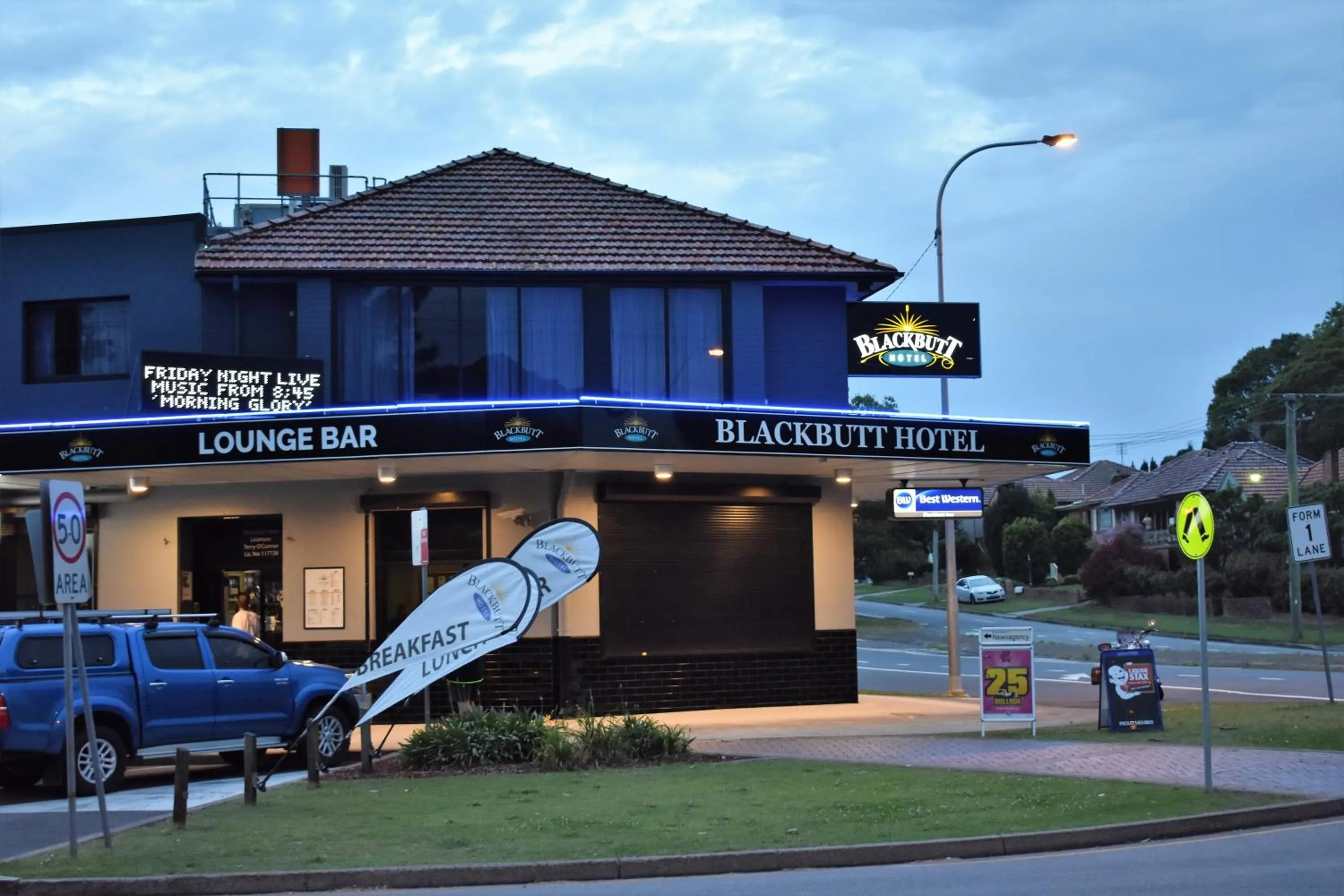 Facade/entrance in Best Western Blackbutt Inn