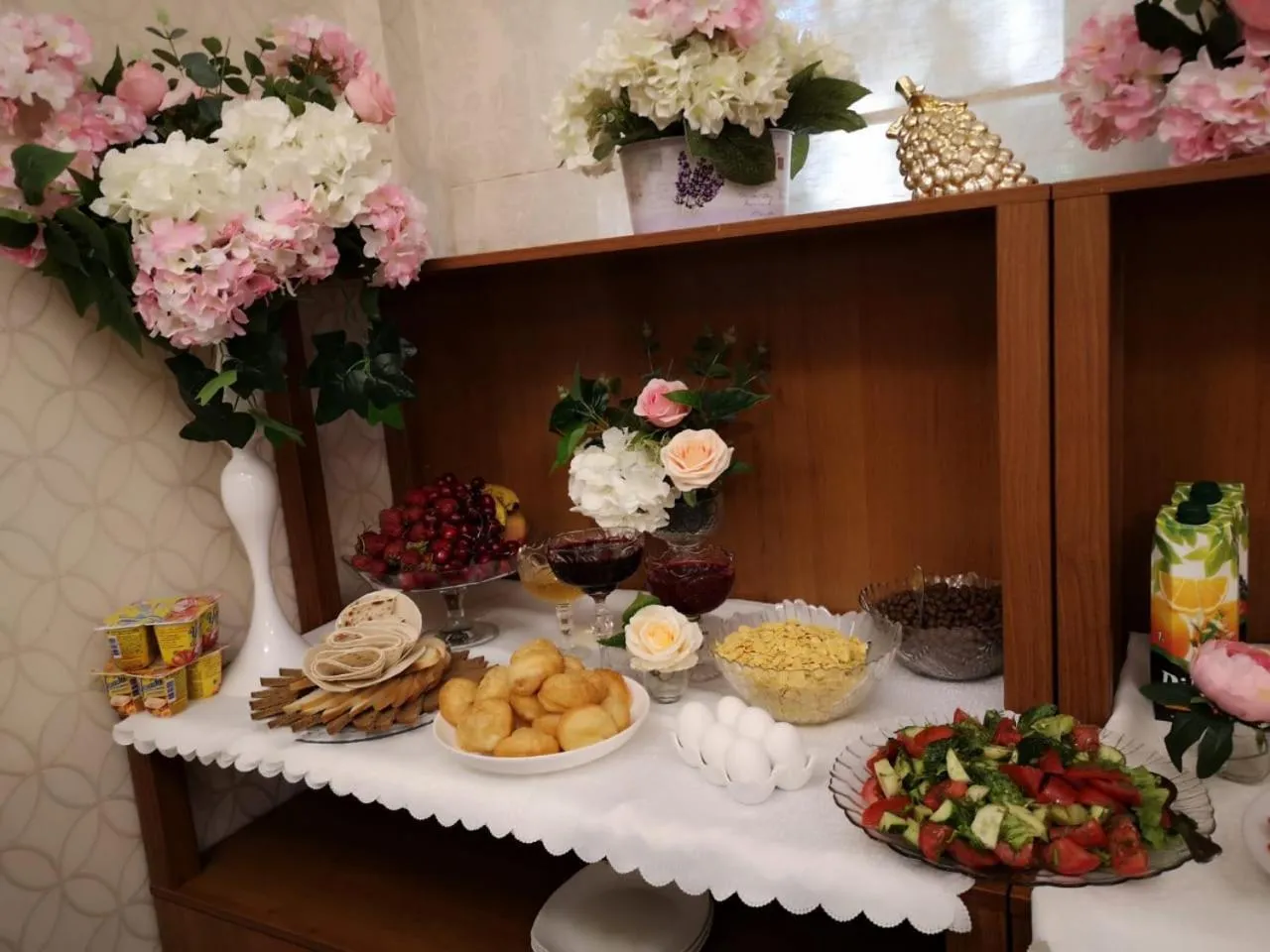 Breakfast in Golden Palace Hotel