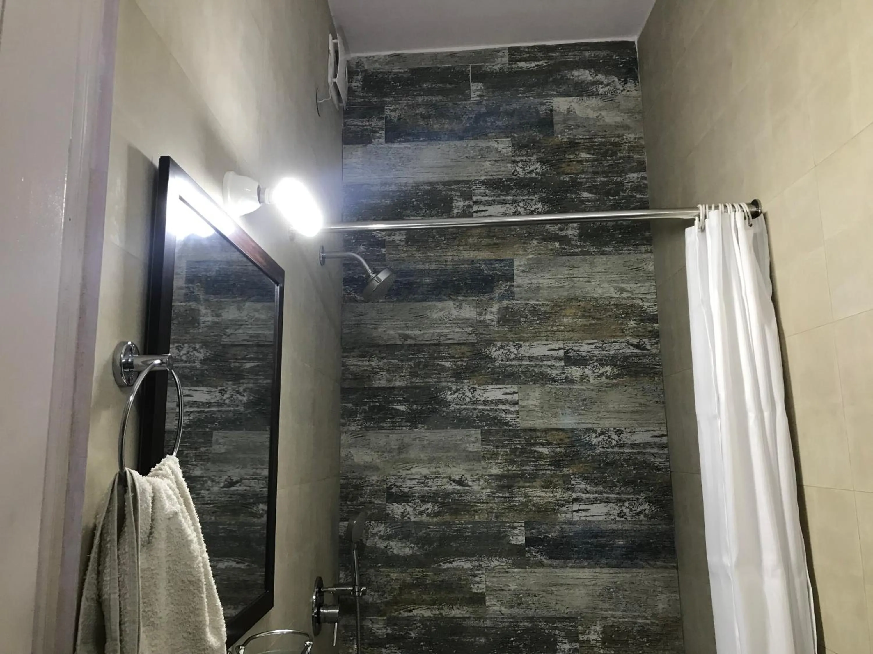 Bathroom in Tatvamasi Homestay