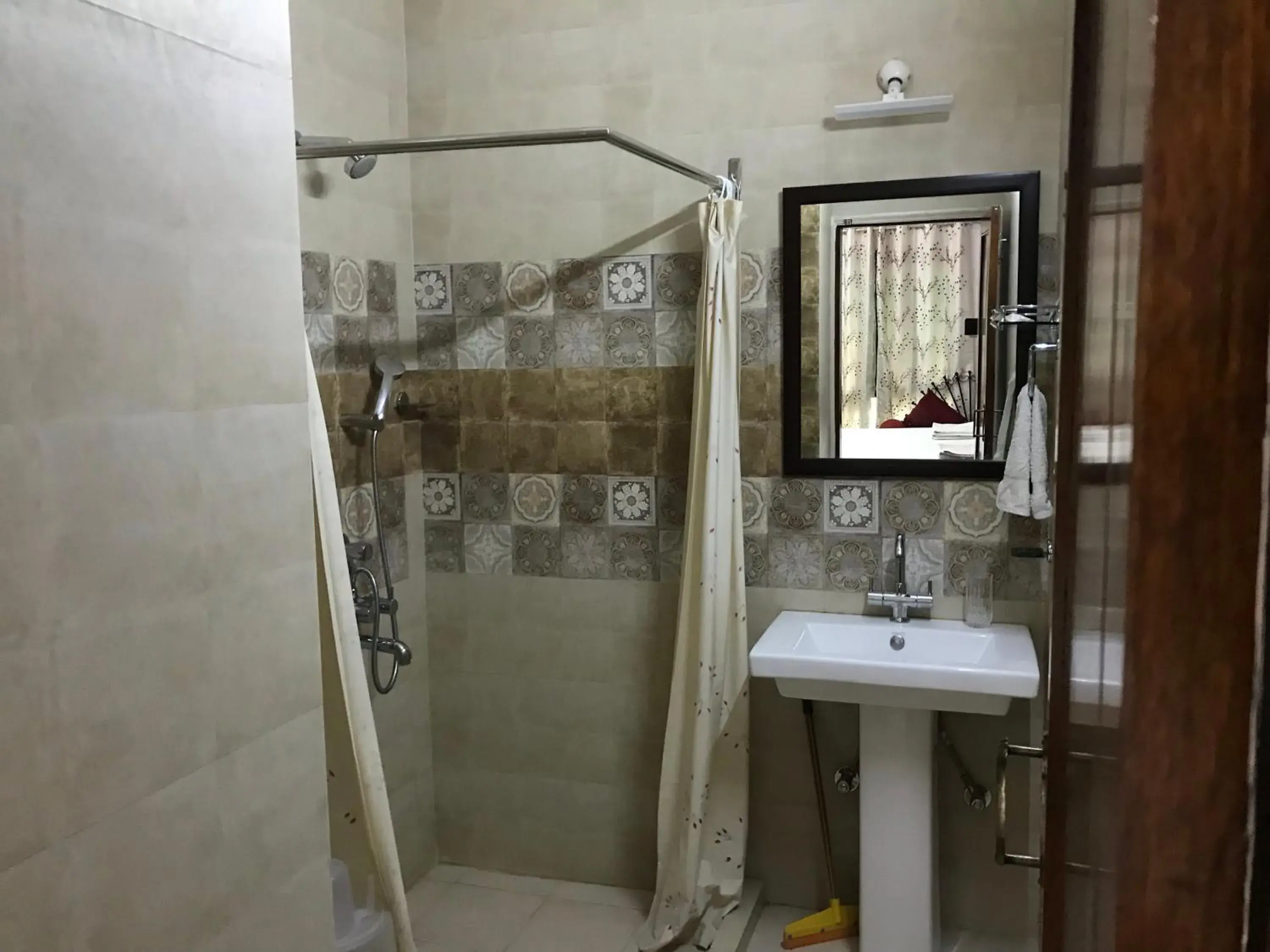 Deluxe Double Room in Tatvamasi Homestay Deluxe Double Room in Tatvamasi Homestay