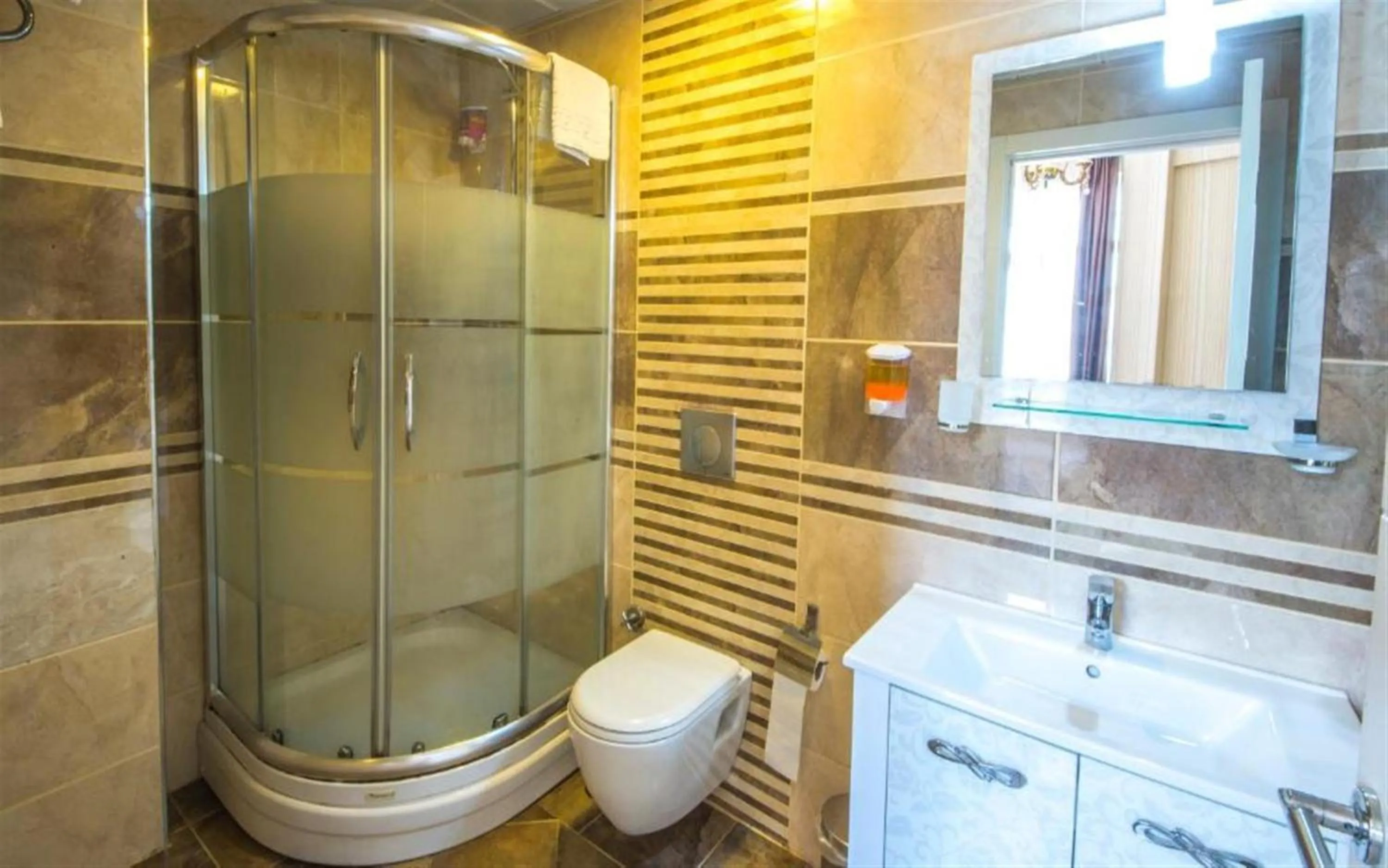 Shower in Montagna Hera Hotel Taksim