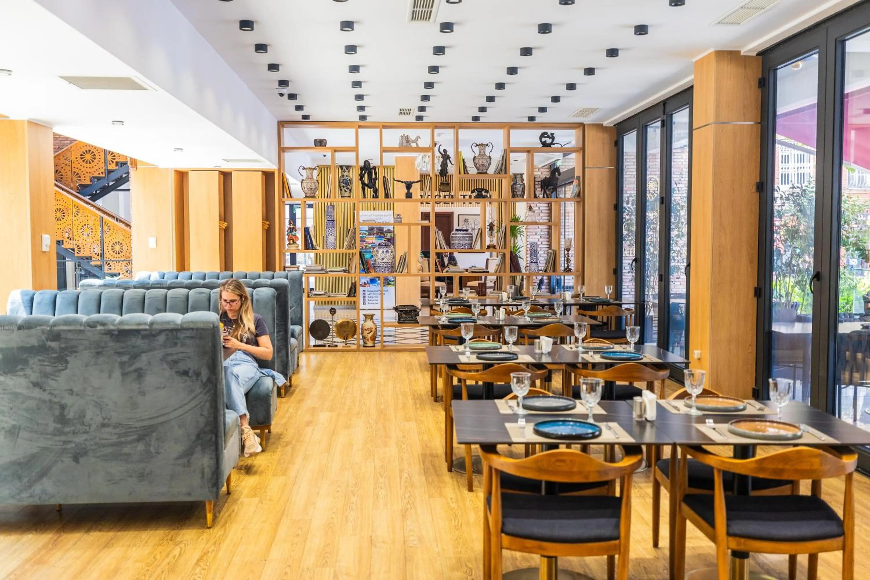 Restaurant/places to eat in Mukhrantubani Boutique Hotel