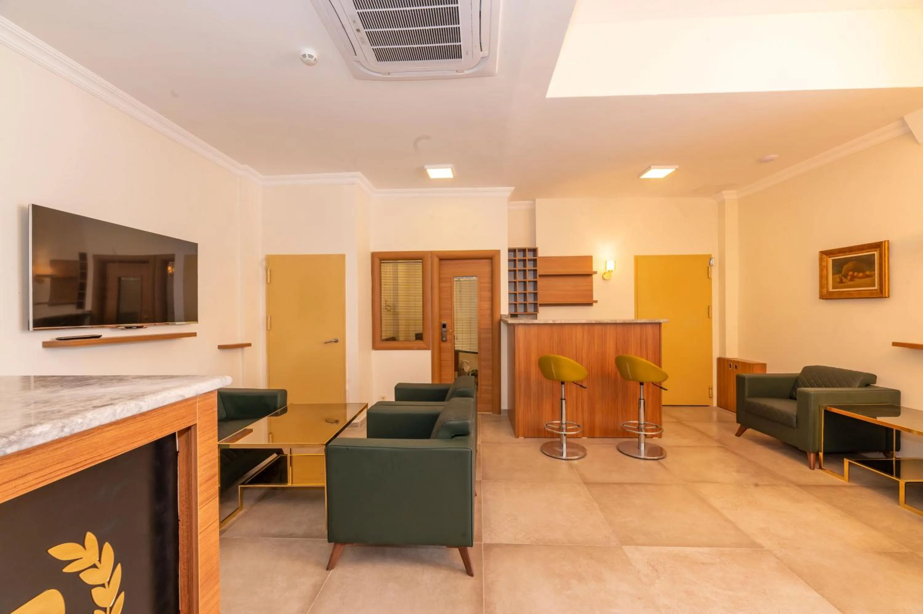 Communal lounge/ TV room in Bazaar Hotels Old City