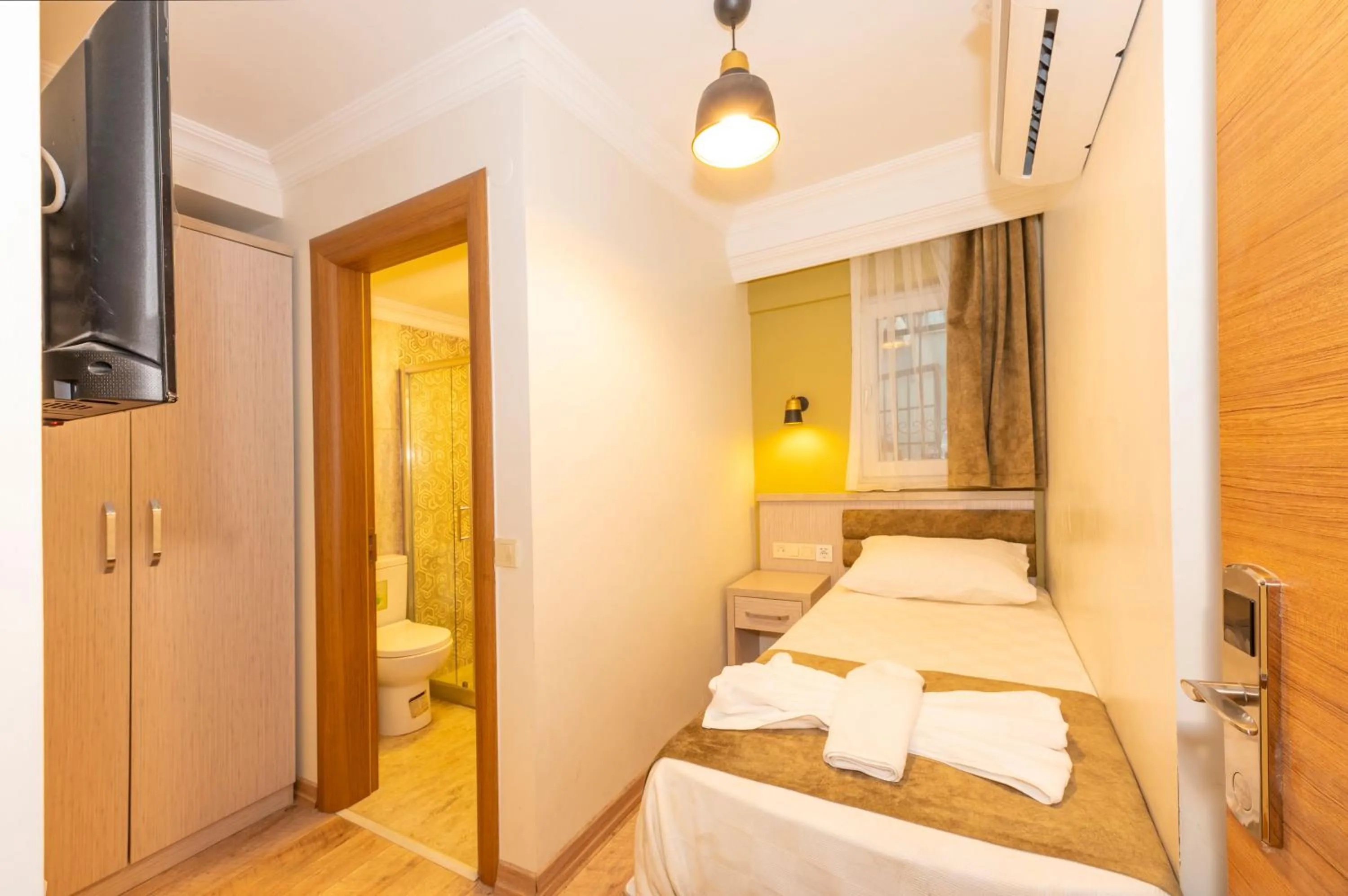 Photo of the whole room, Bed in Bazaar Hotels Old City