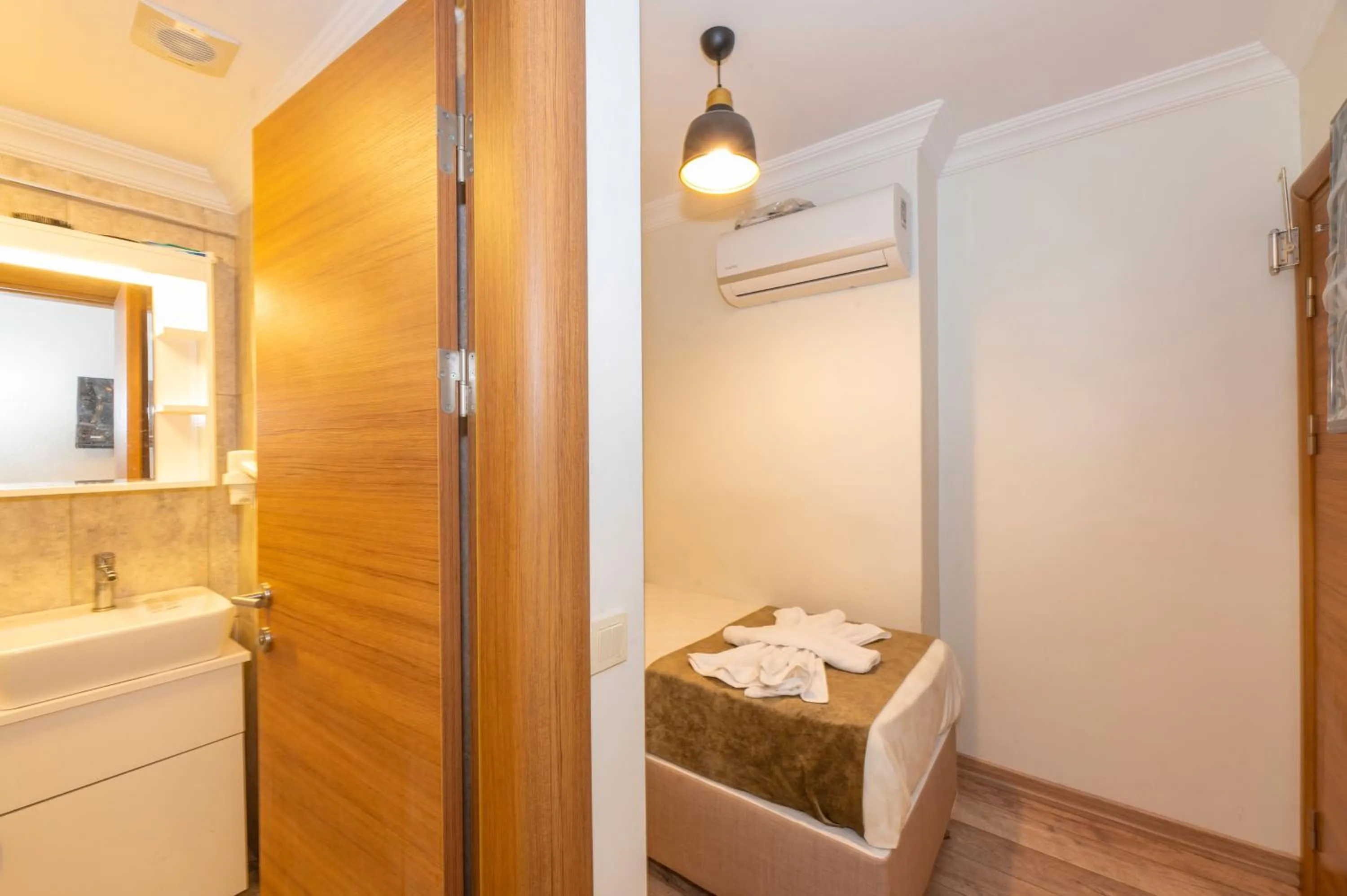 Photo of the whole room in Bazaar Hotels Old City