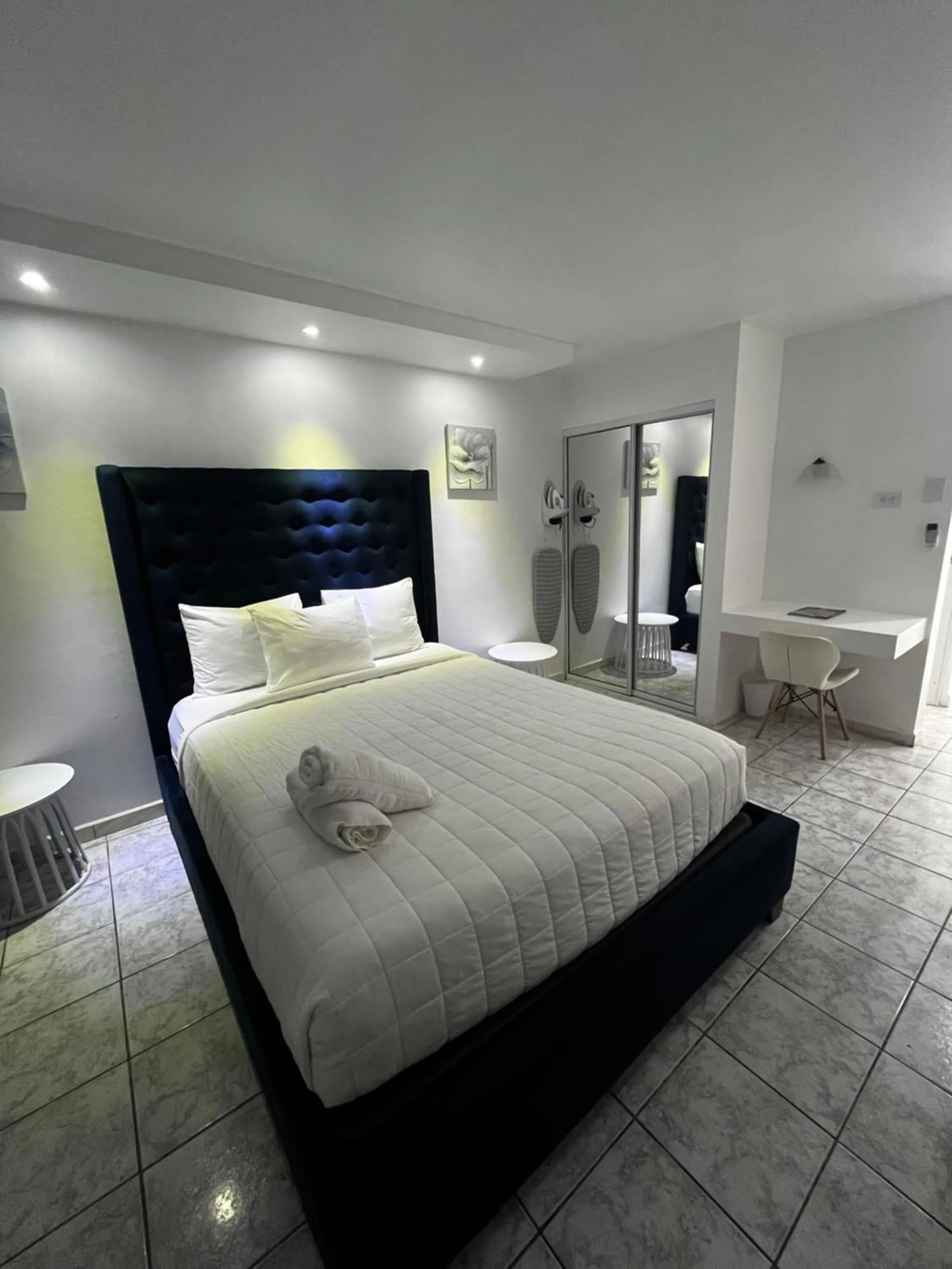 Douglas Highway Inn Hotel