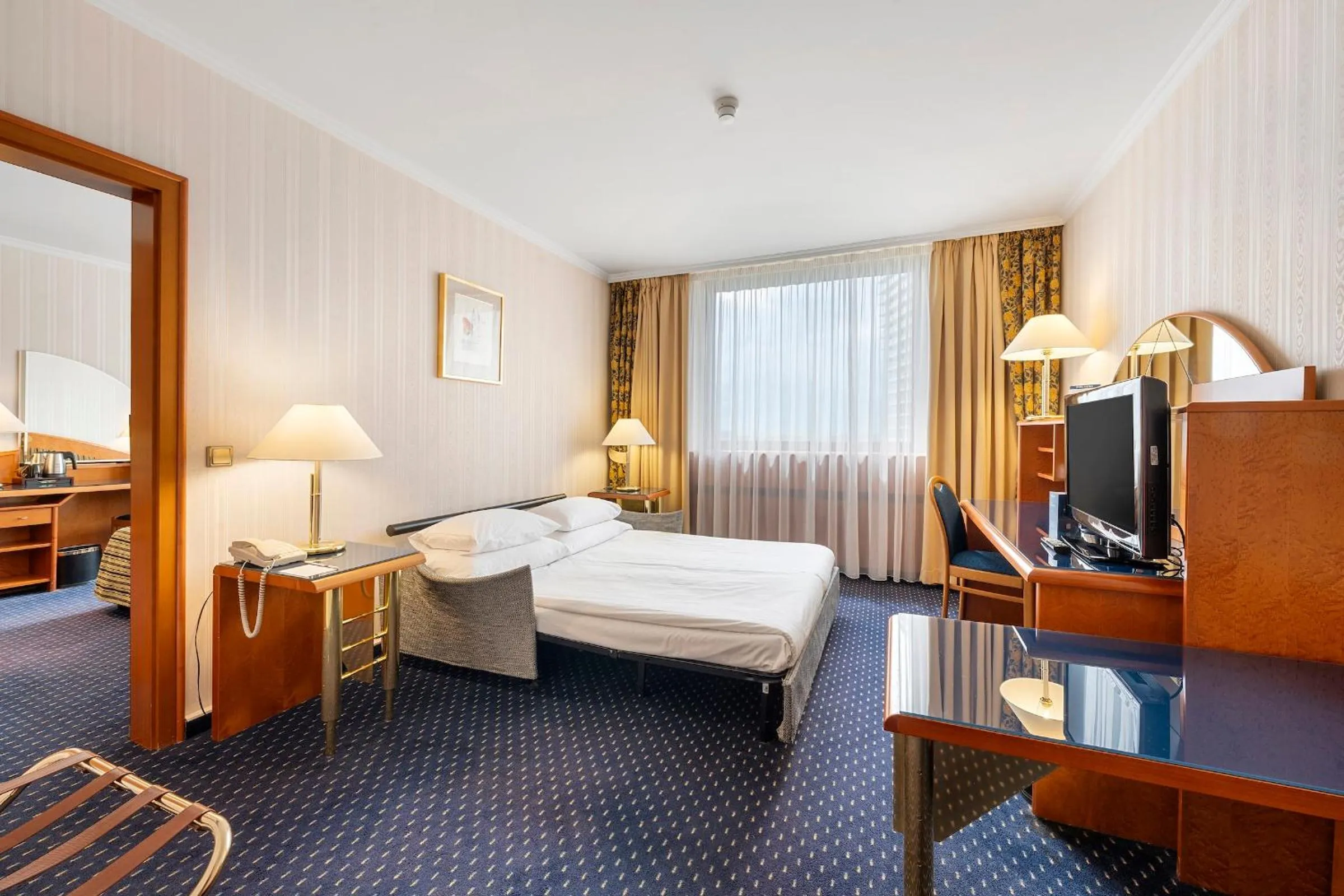 TV and multimedia, Bed in Panorama by Verdi Hotels