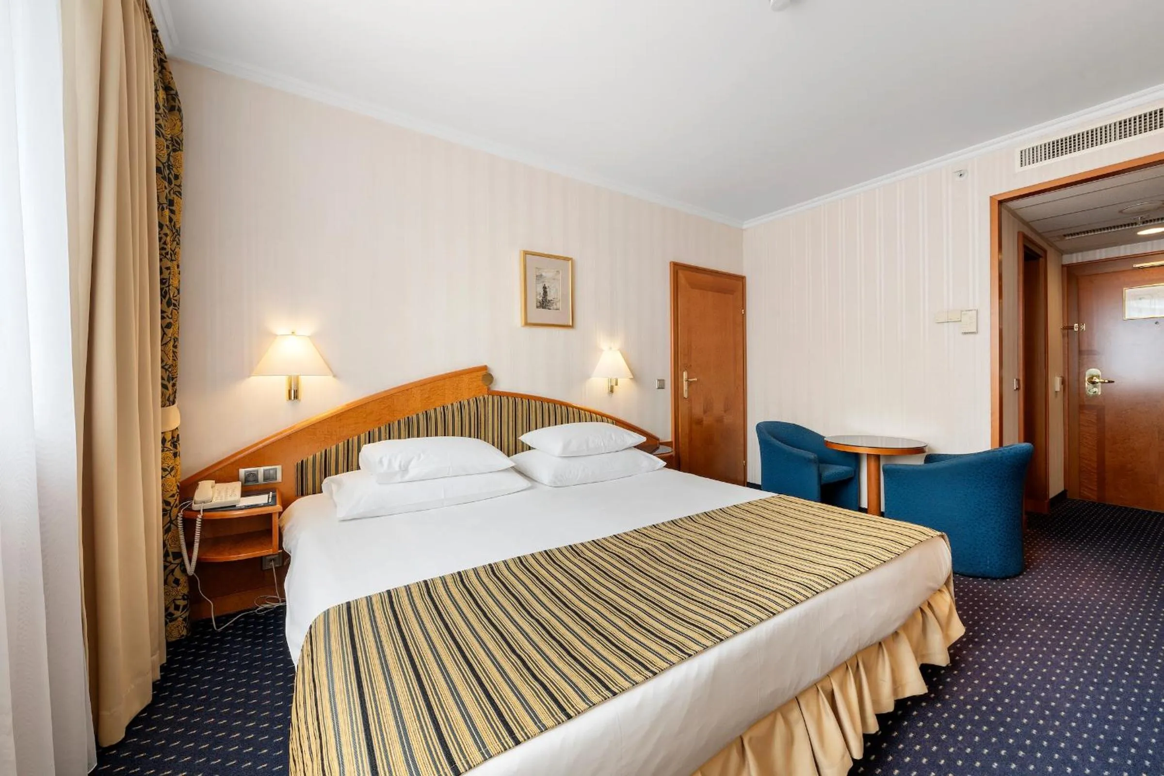 Bedroom, Bed in Panorama by Verdi Hotels