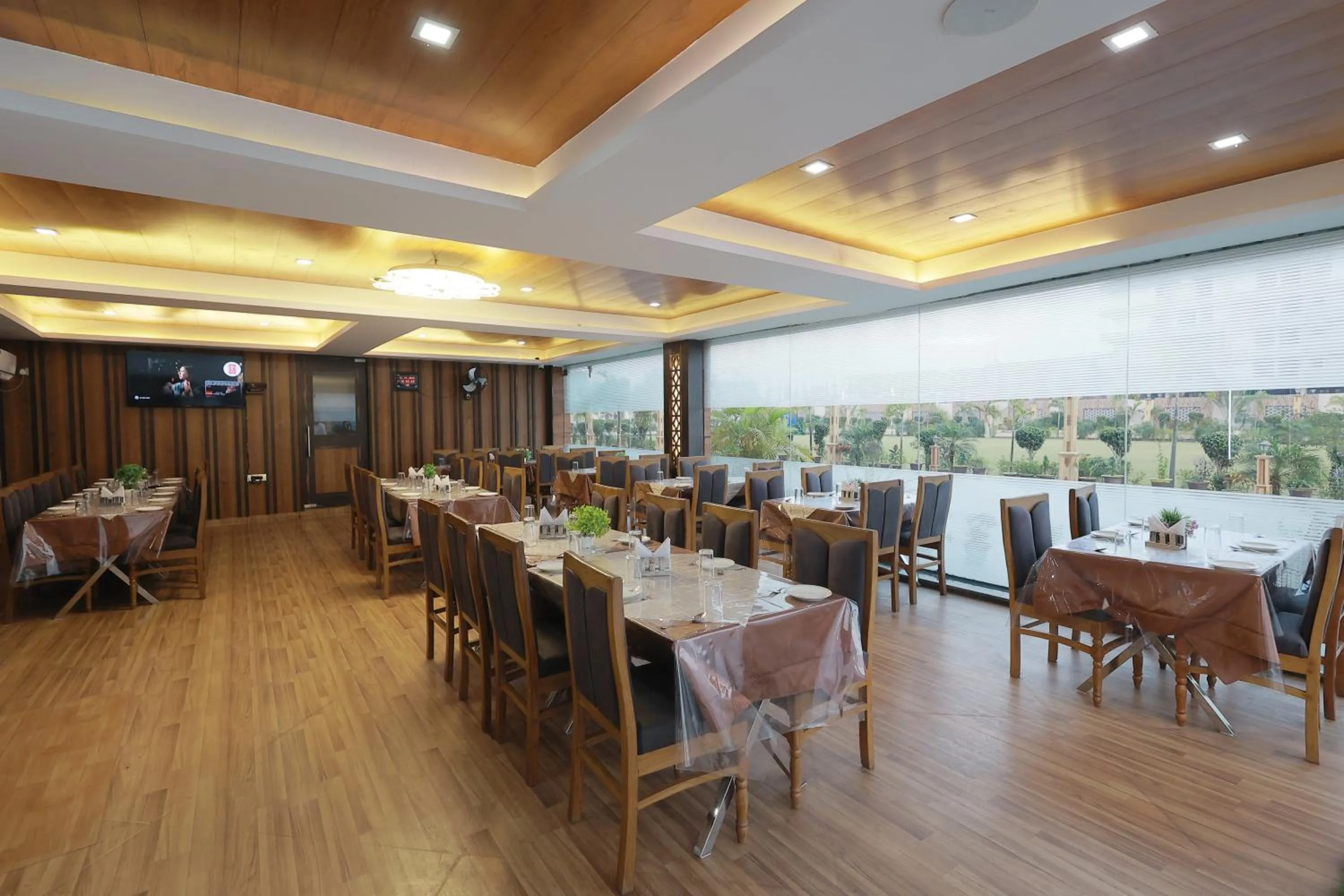 Restaurant/places to eat in THE BODHI PALACE RESORT