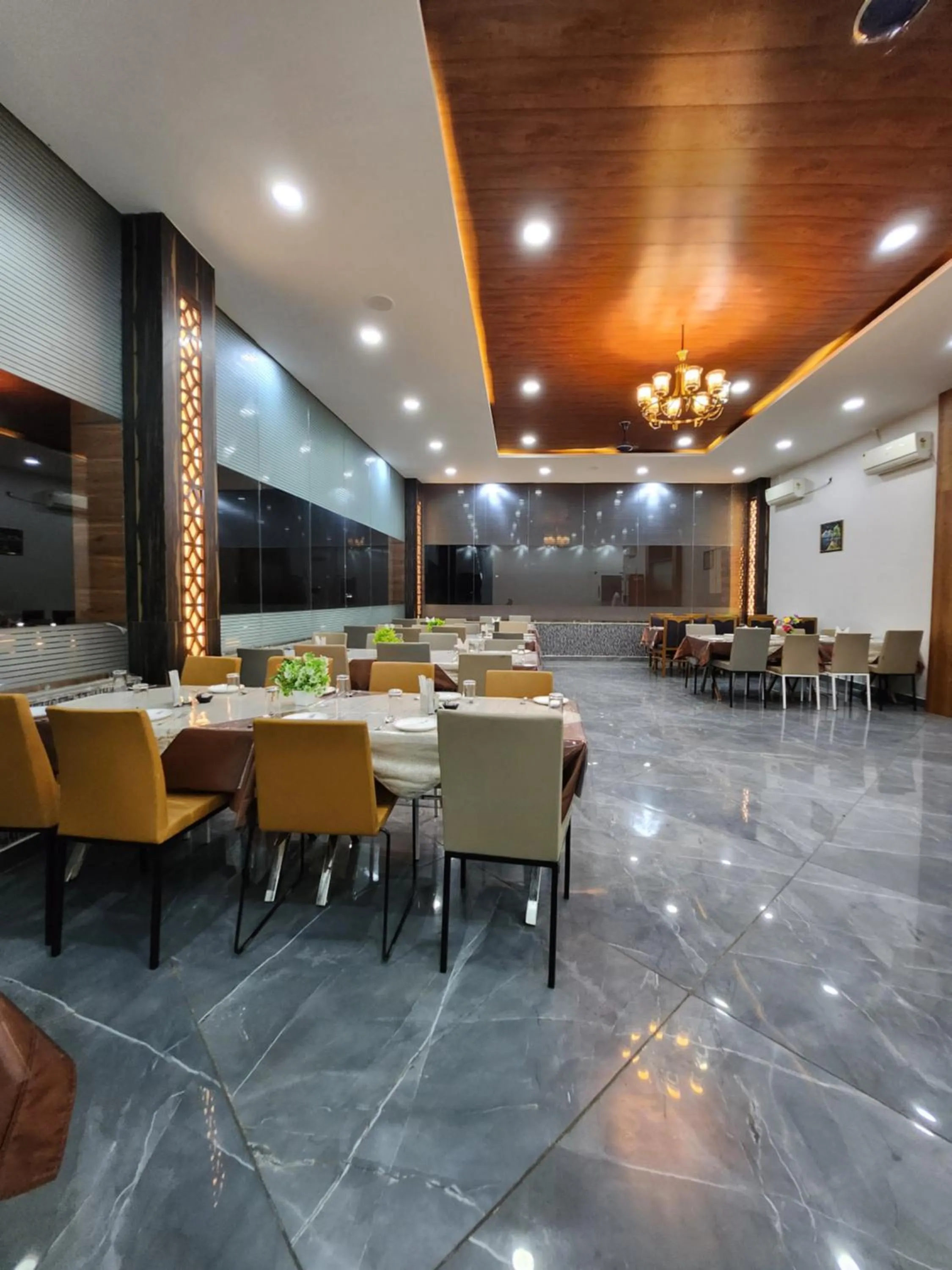 Restaurant/places to eat in THE BODHI PALACE RESORT