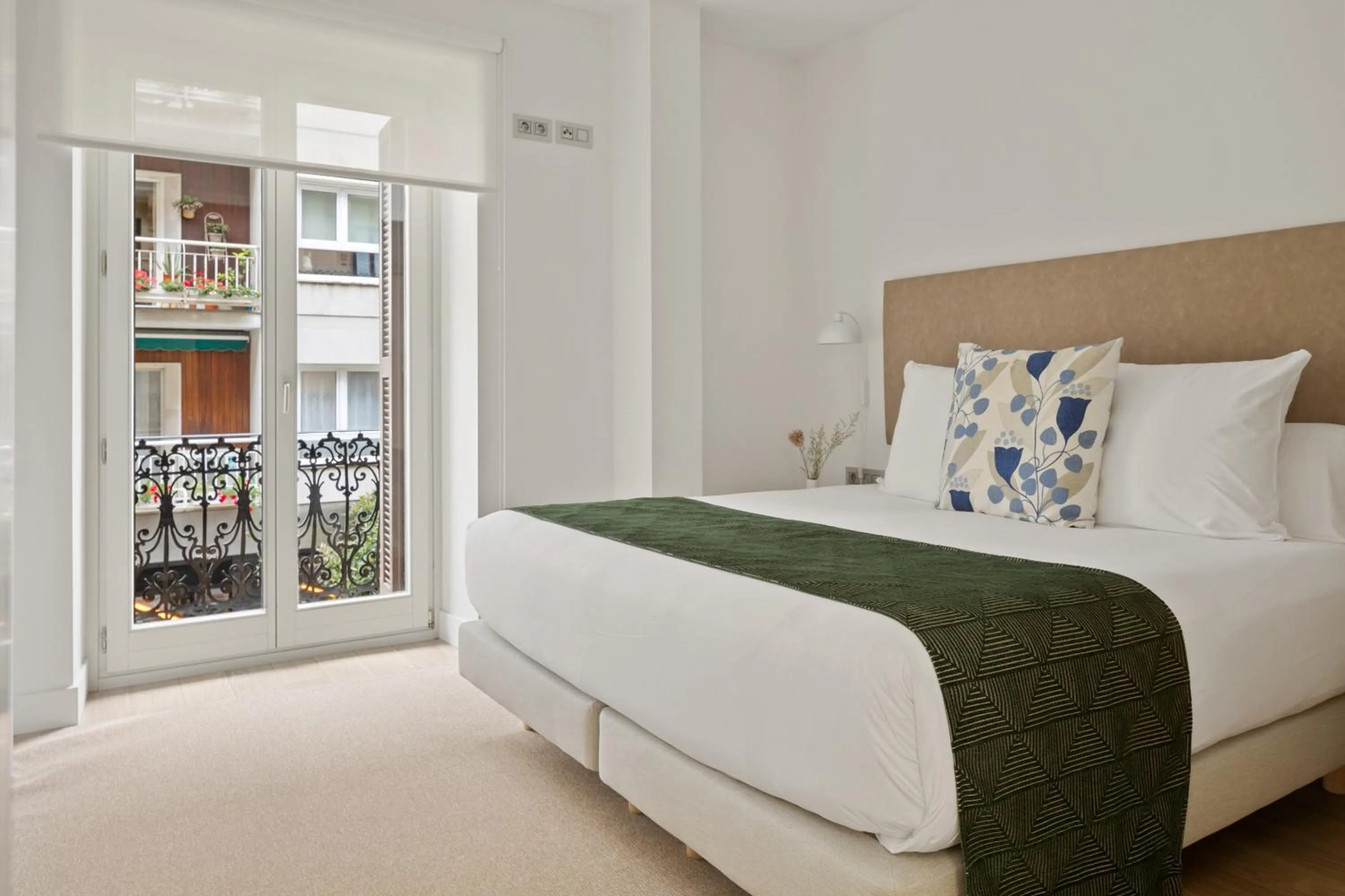 Balcony/Terrace, Bed in Easo Suite 7 by FeelFree Rentals
