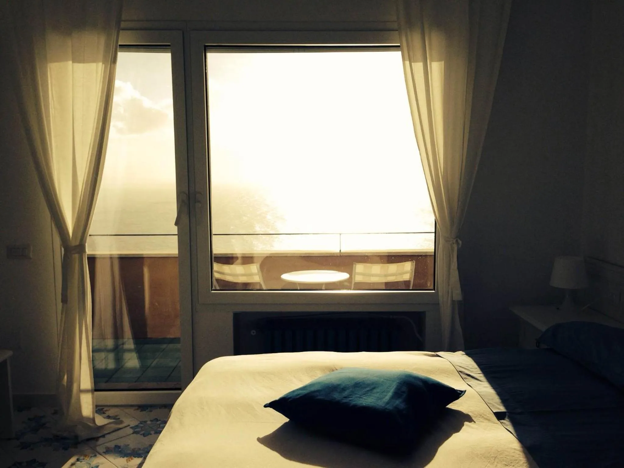 Decorative detail, Bed in B&B Dipintodiblu'