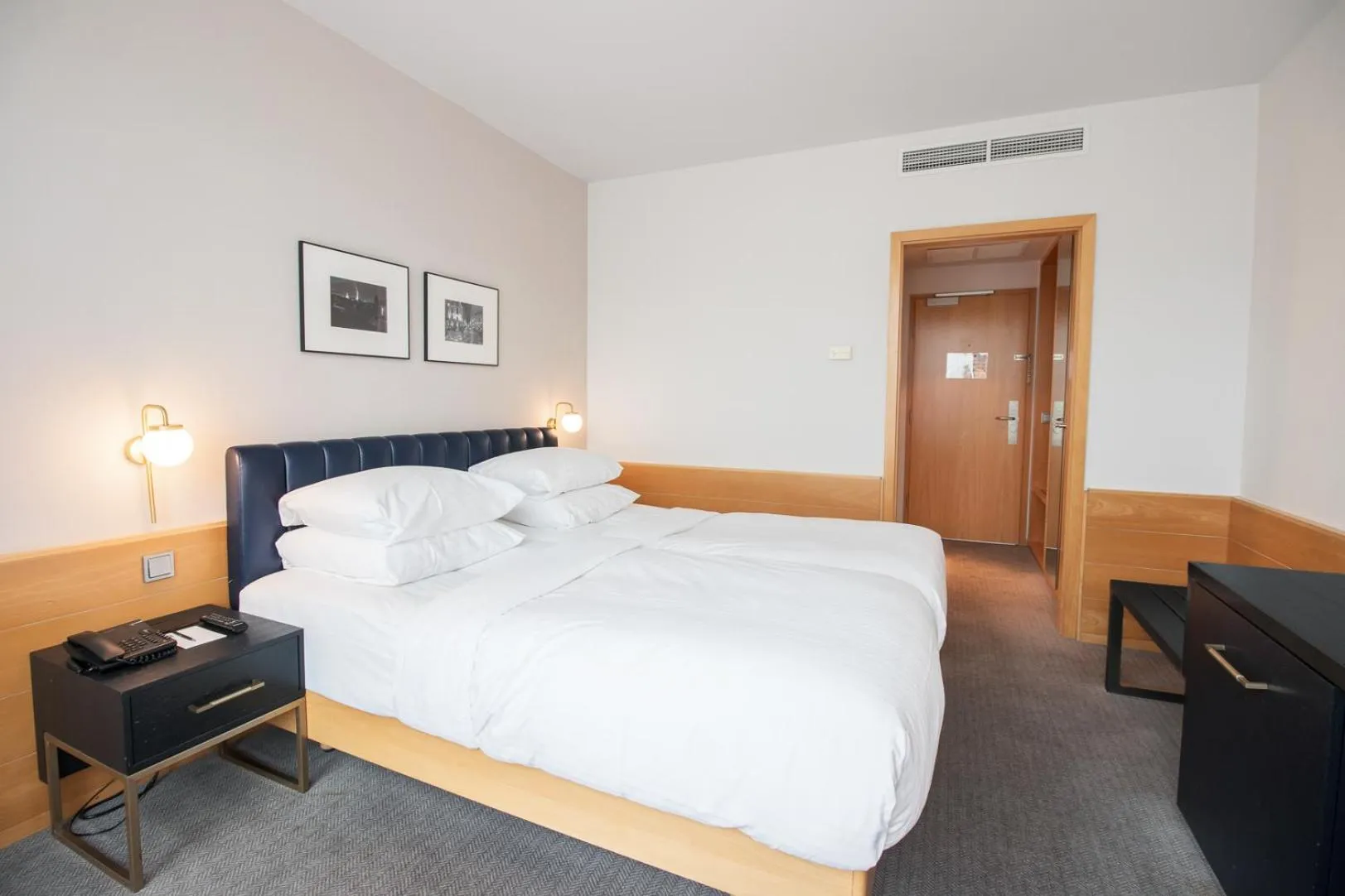 Bedroom, Bed in K+K Hotel Fenix