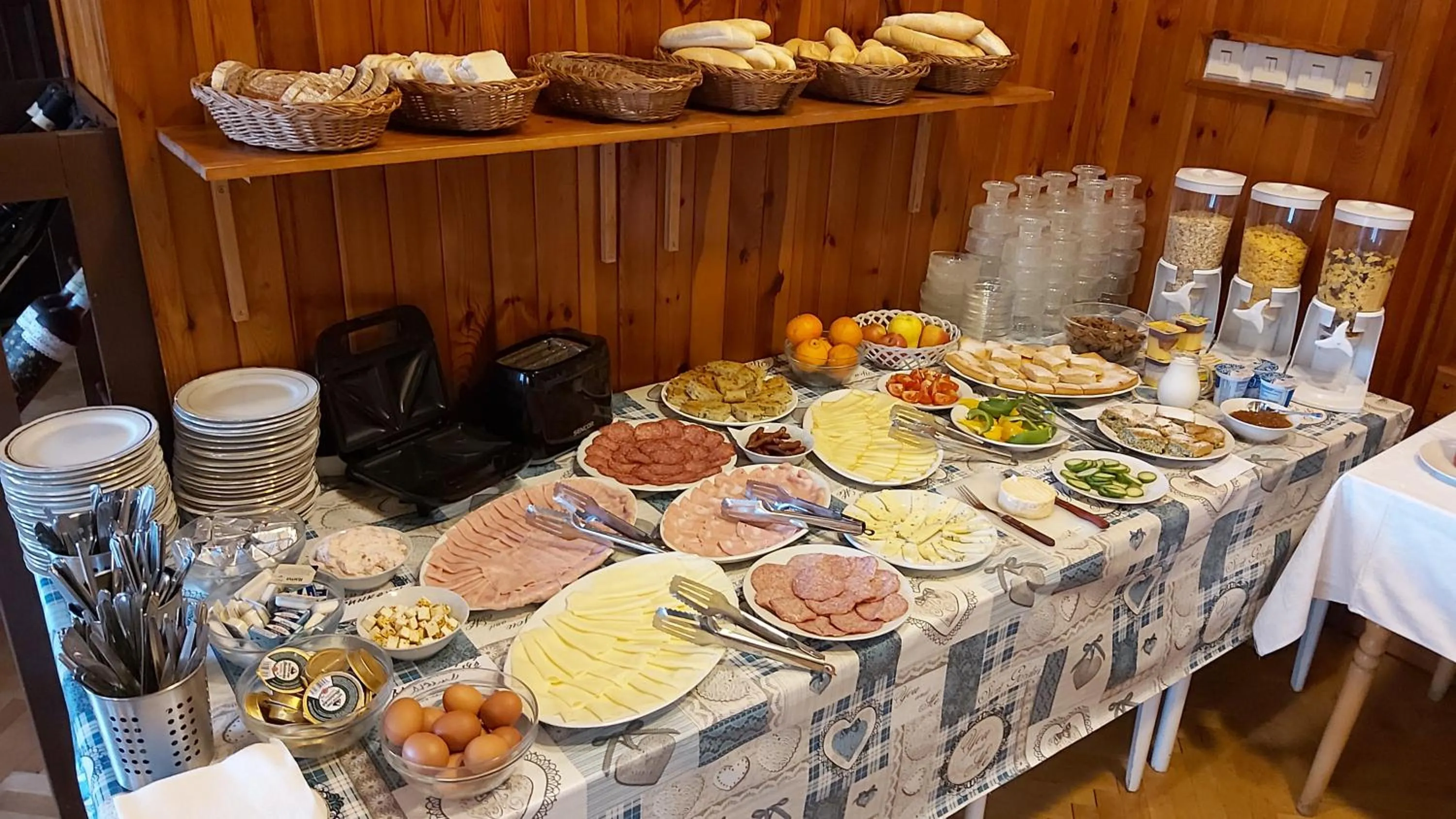 Buffet breakfast in Penzion Diana