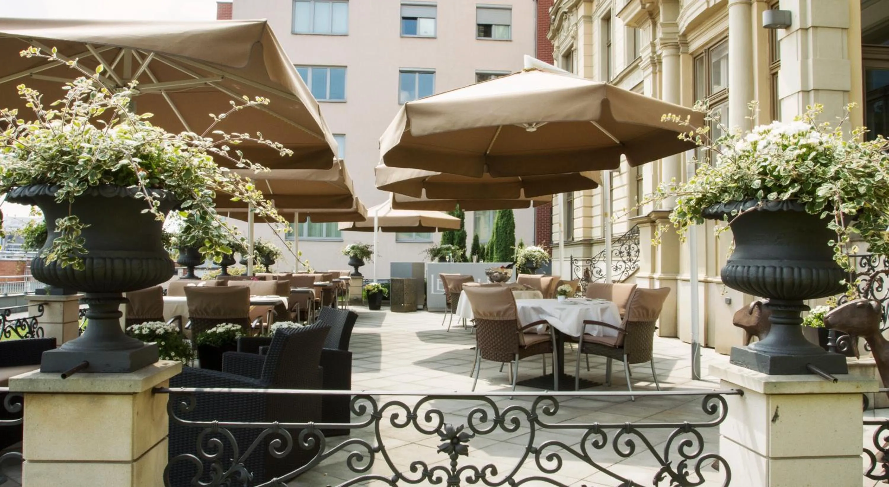 Restaurant/places to eat in Le Palais Art Hotel Prague