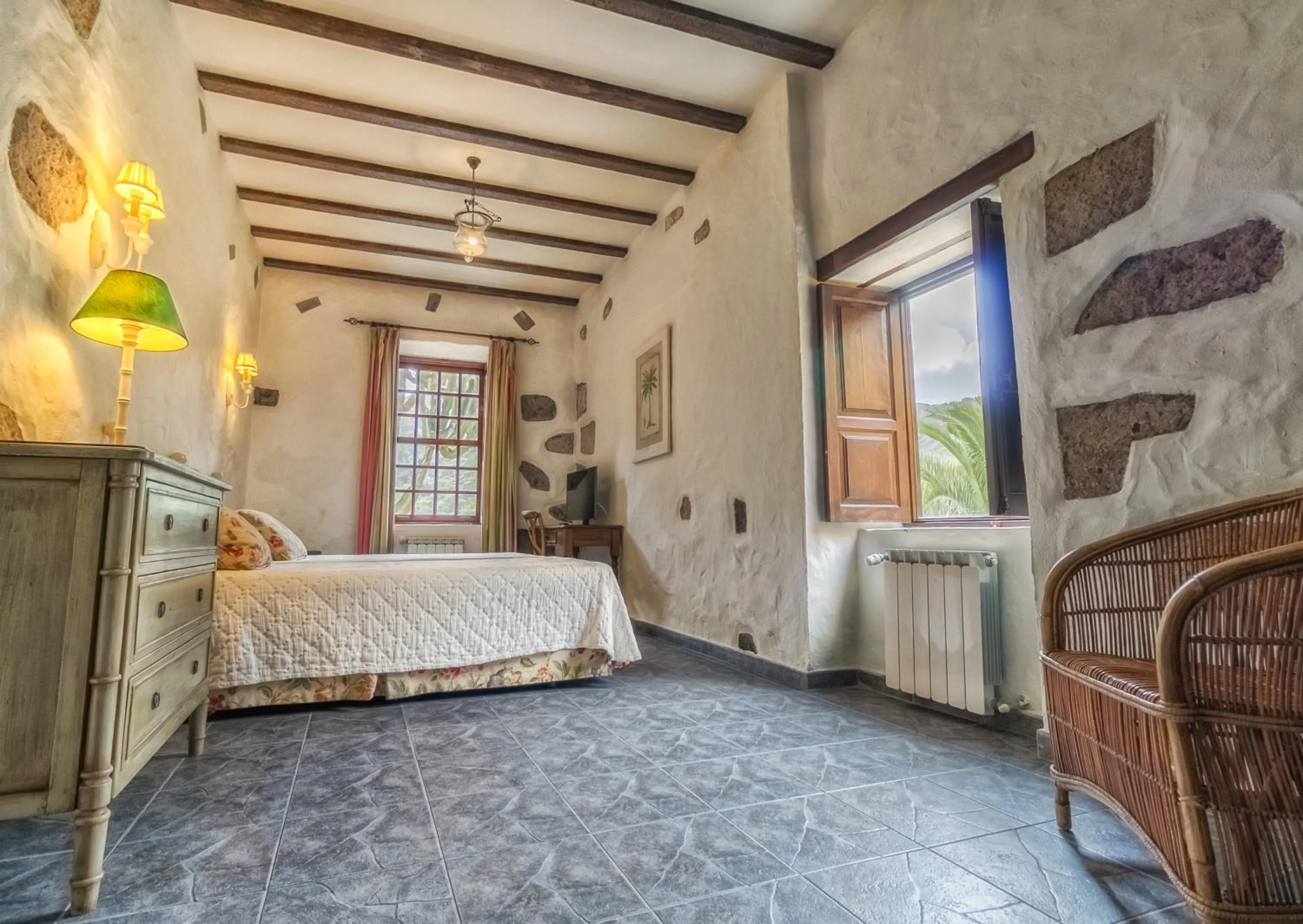 Bedroom, Bed in Hotel Rural LIVVO Maipez