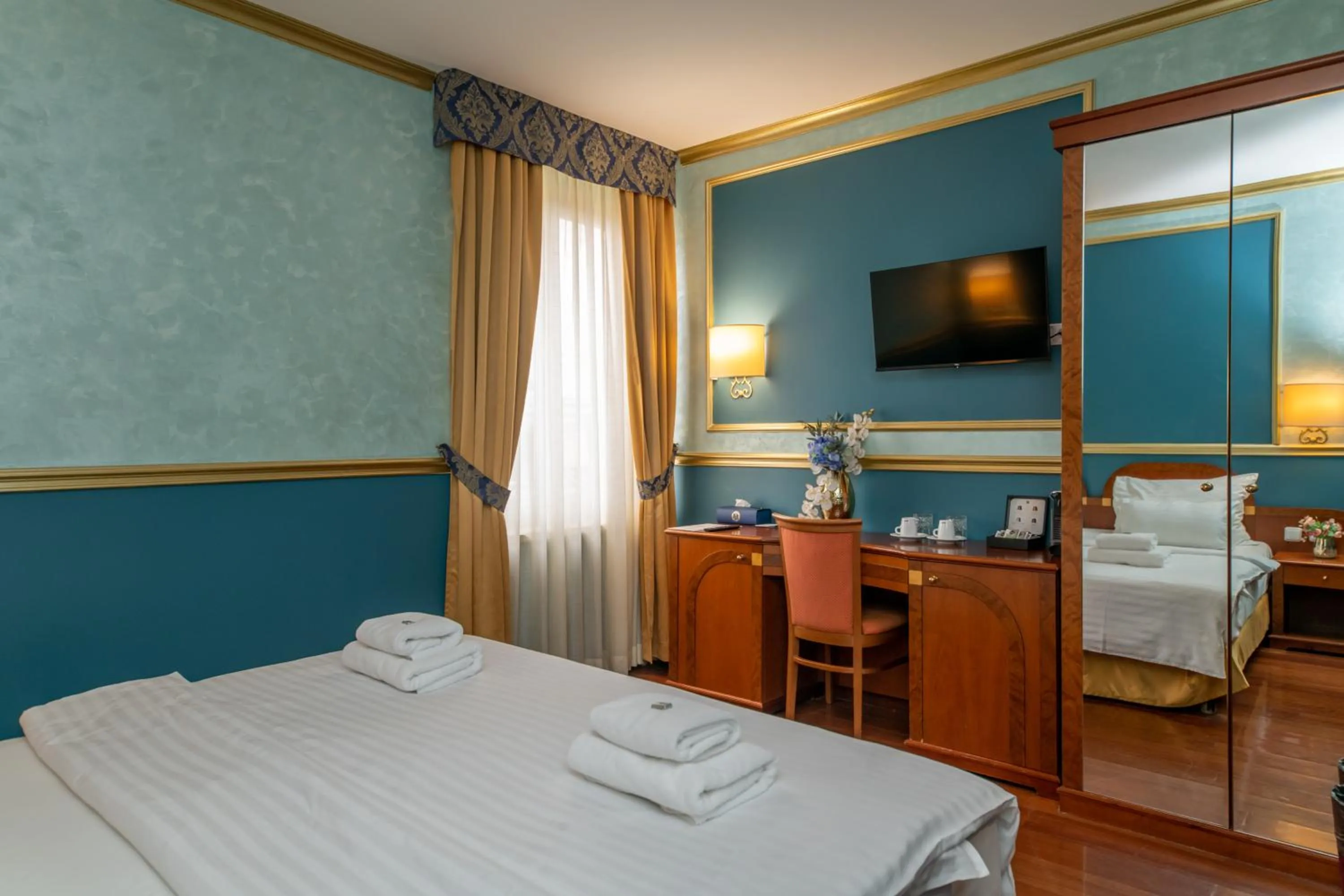 TV and multimedia, Bed in Hotel Kinsky Fountain