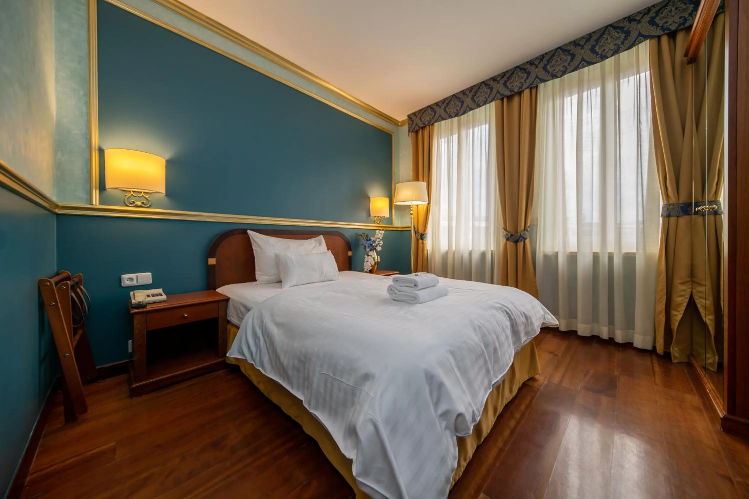 Bedroom, Bed in Hotel Kinsky Fountain