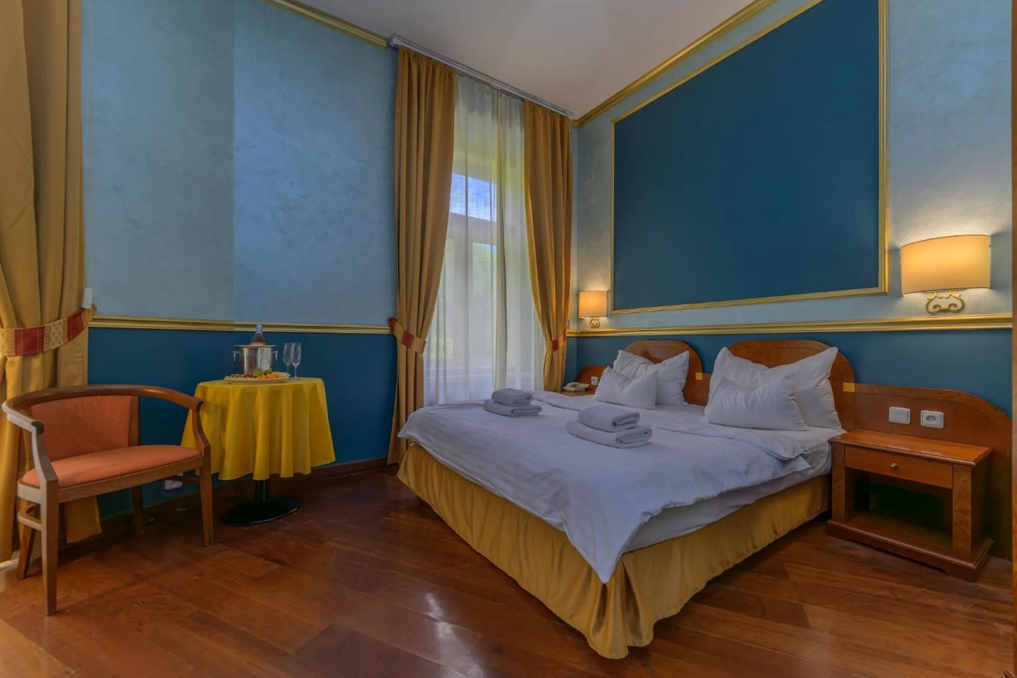 Photo of the whole room, Bed in Hotel Kinsky Fountain