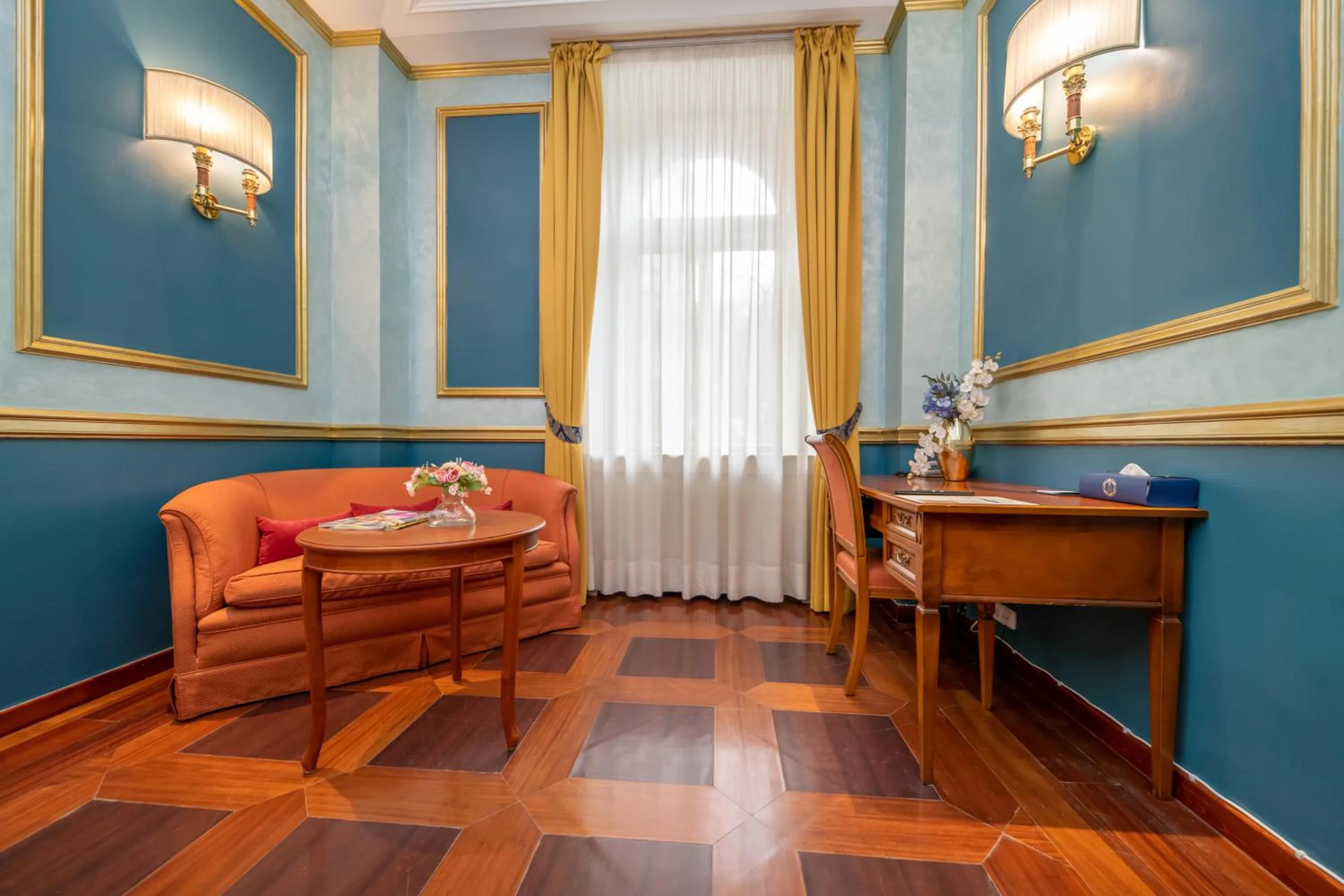 Seating area in Hotel Kinsky Fountain